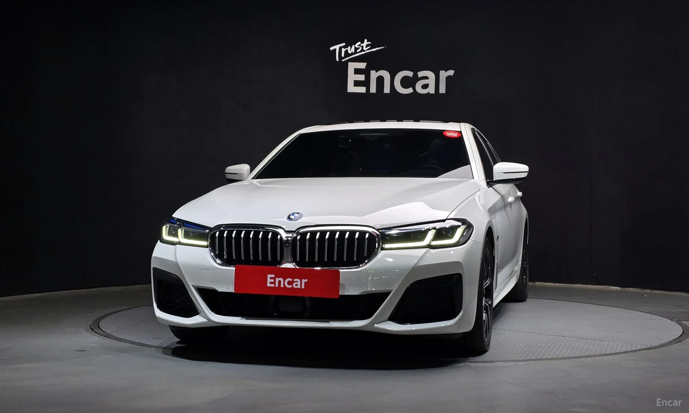 BMW 5 Series (G30) превью 2