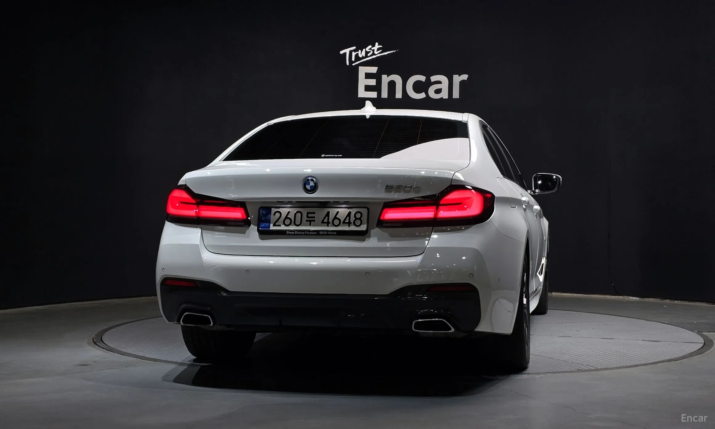 BMW 5 Series (G30) превью 3