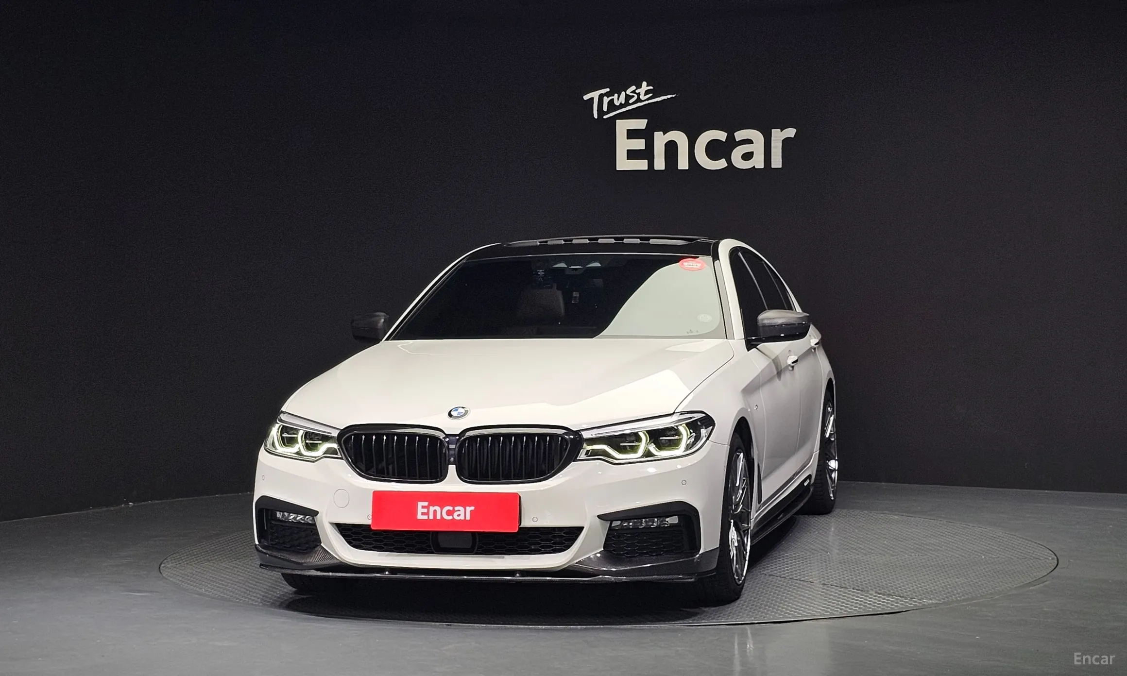 BMW 5 Series (G30) превью 2