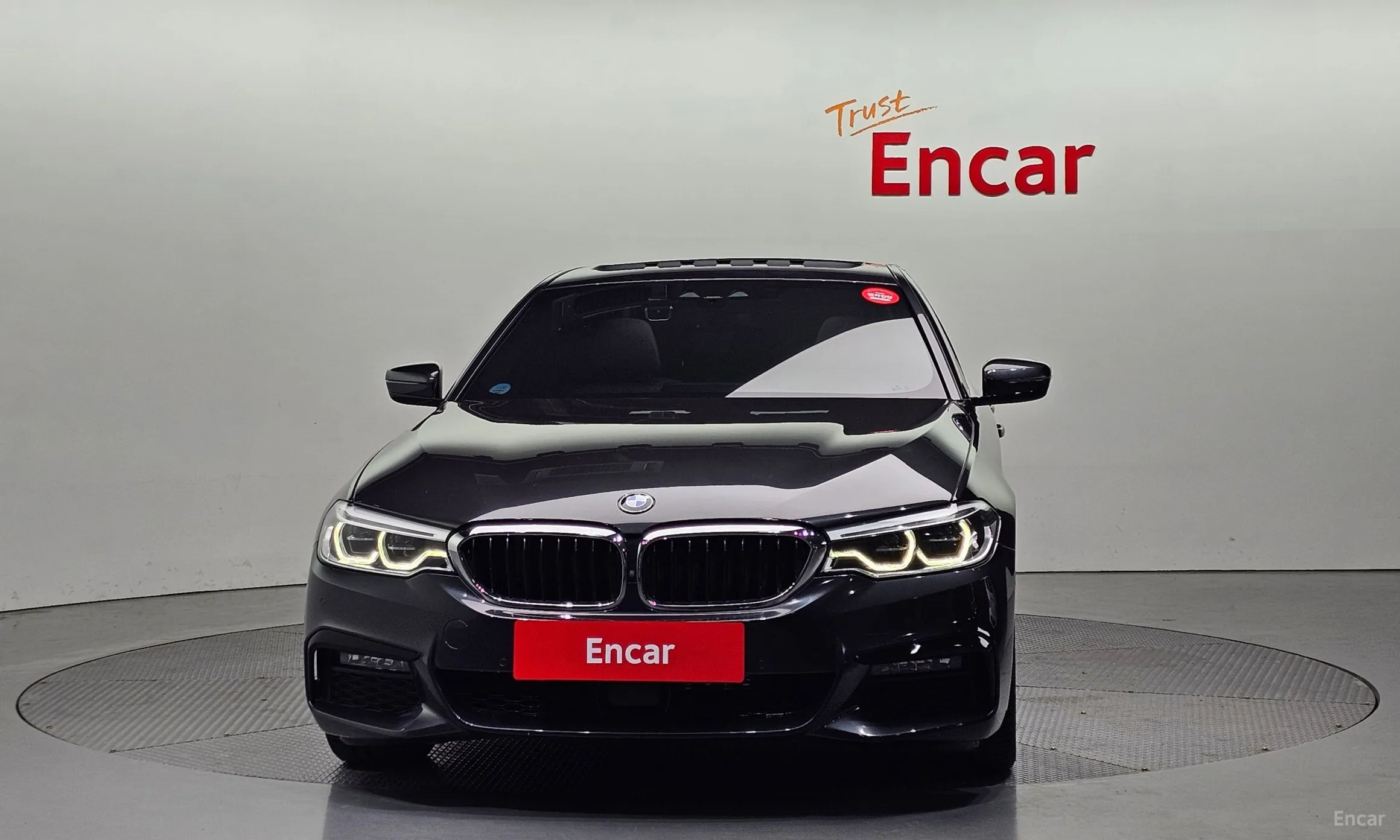BMW 5 Series (G30) превью 2