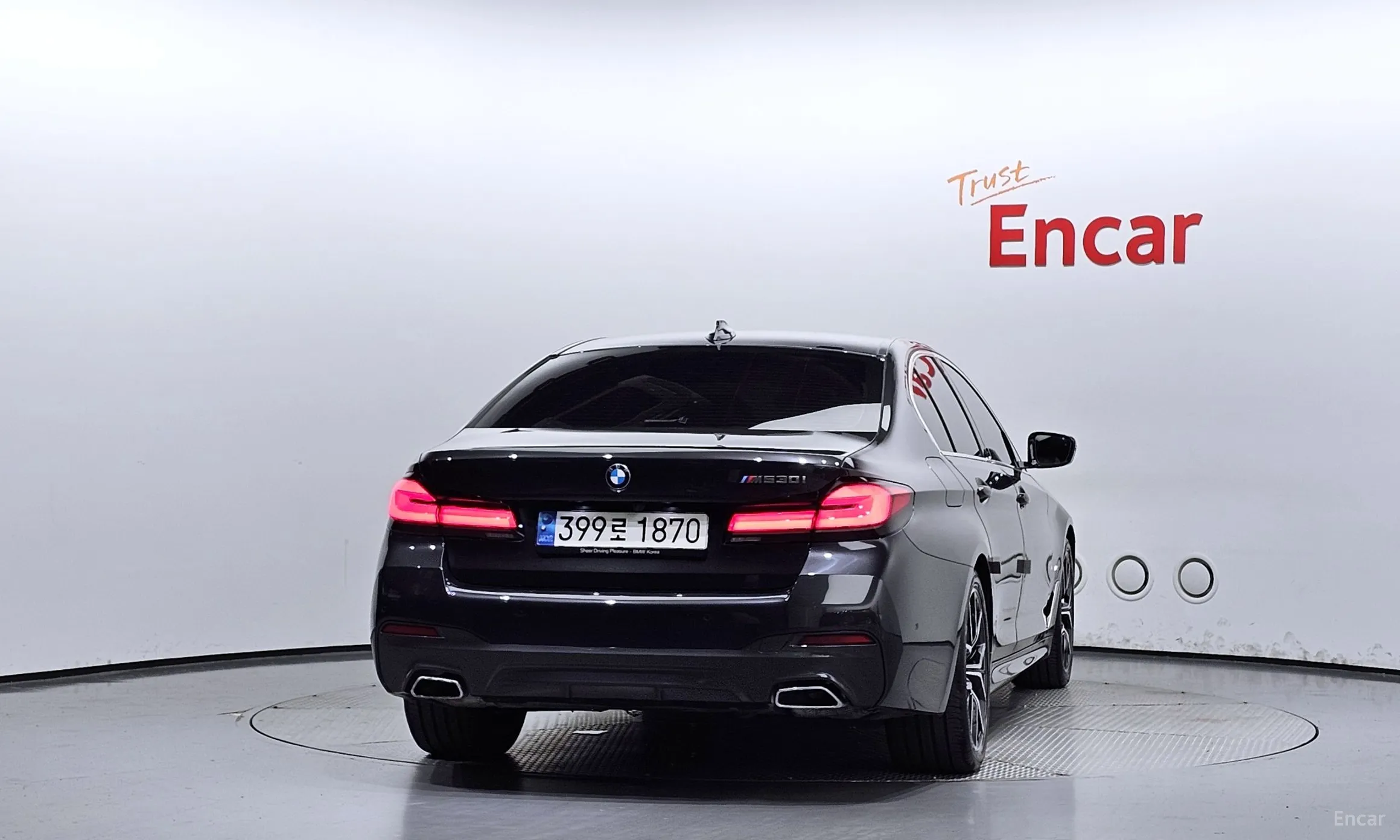 BMW 5 Series (G30) превью 3