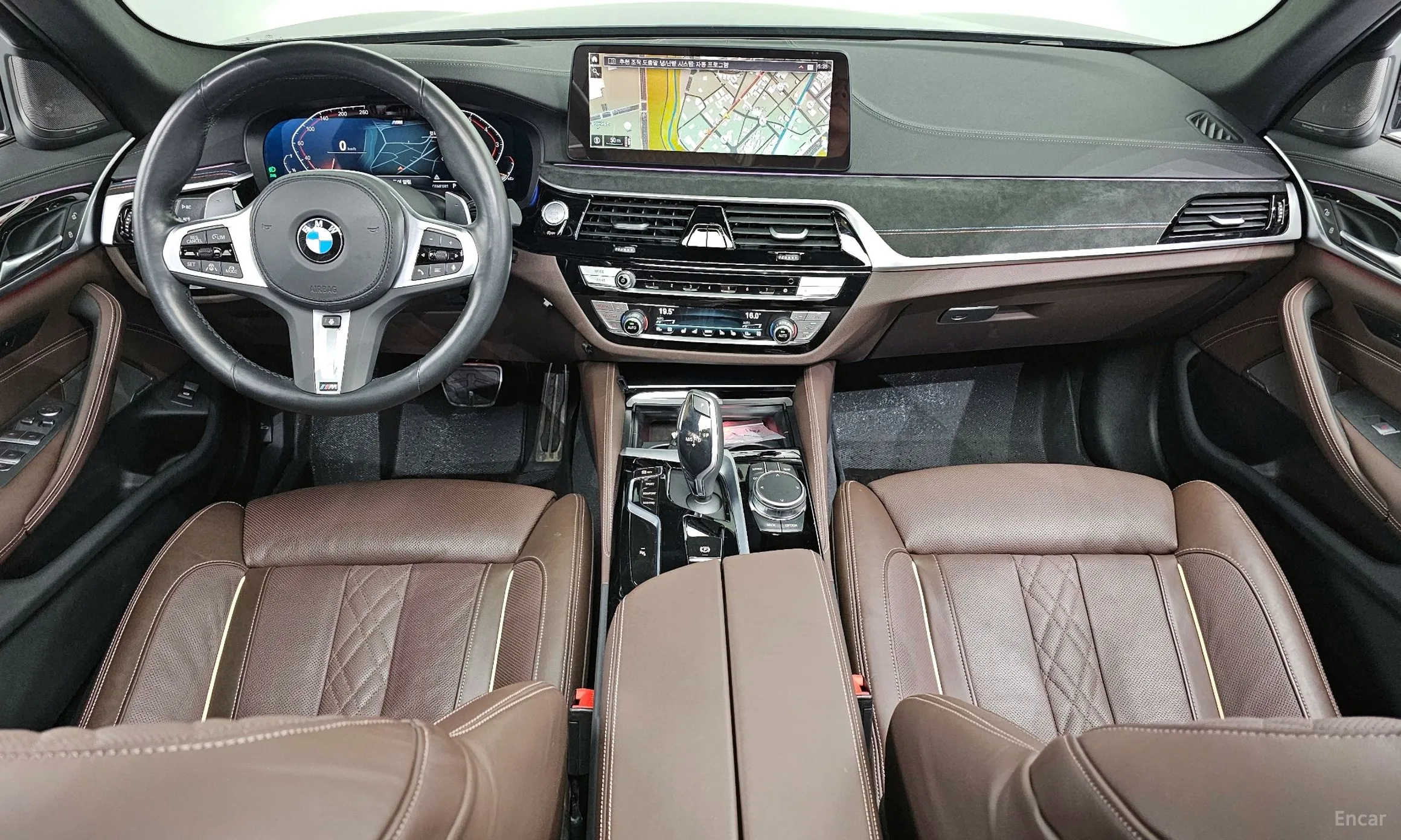 BMW 5 Series (G30) превью 4