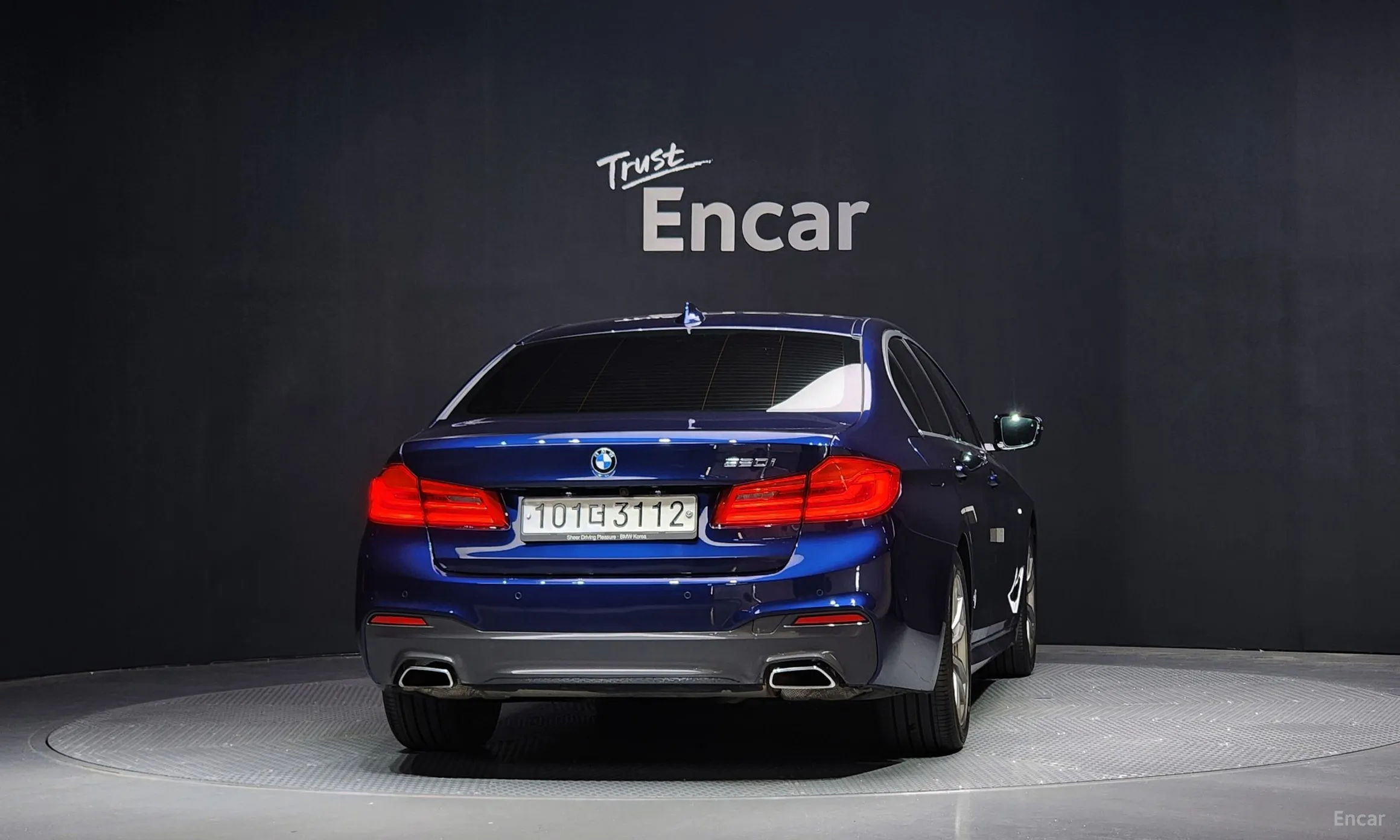 BMW 5 Series (G30) превью 3