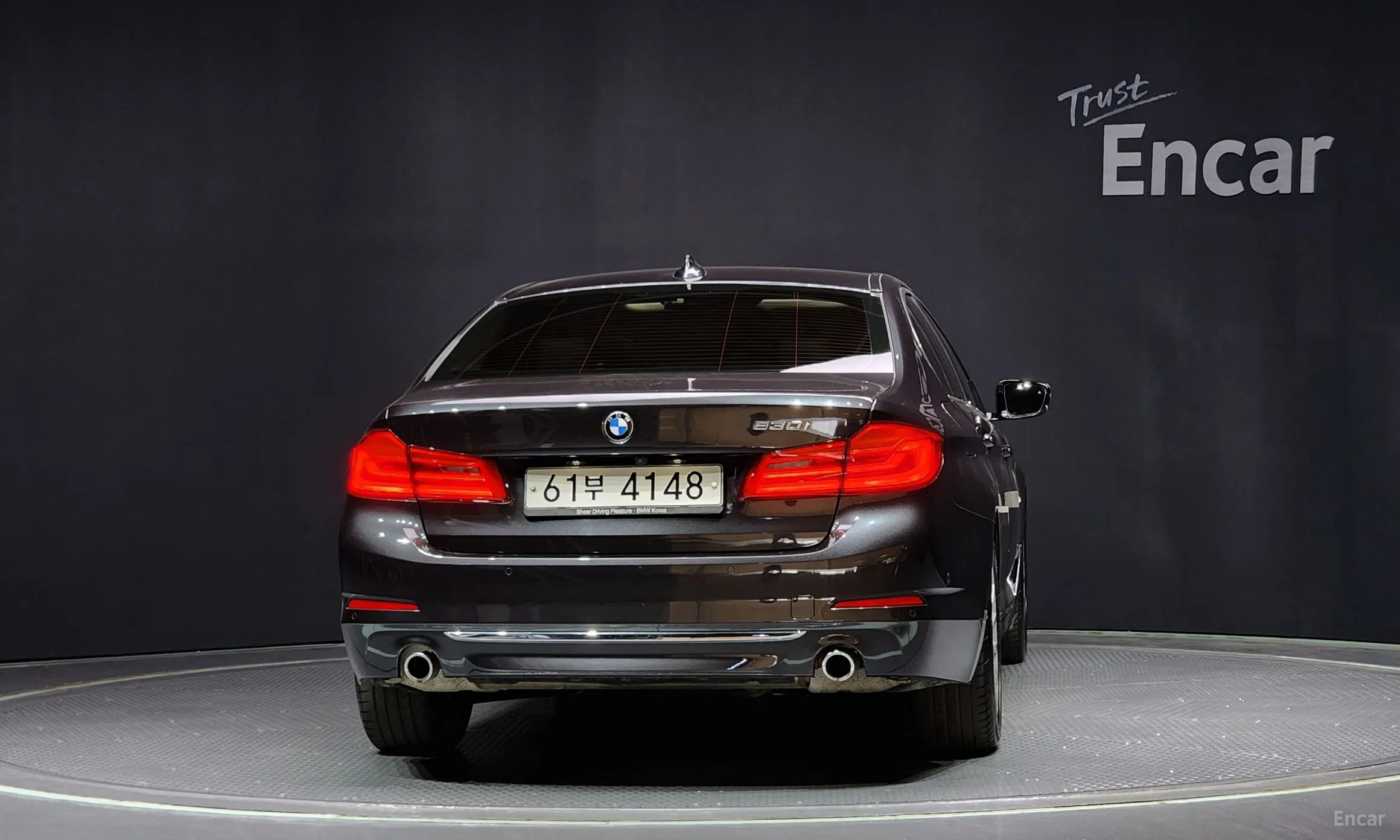 BMW 5 Series (G30) превью 3