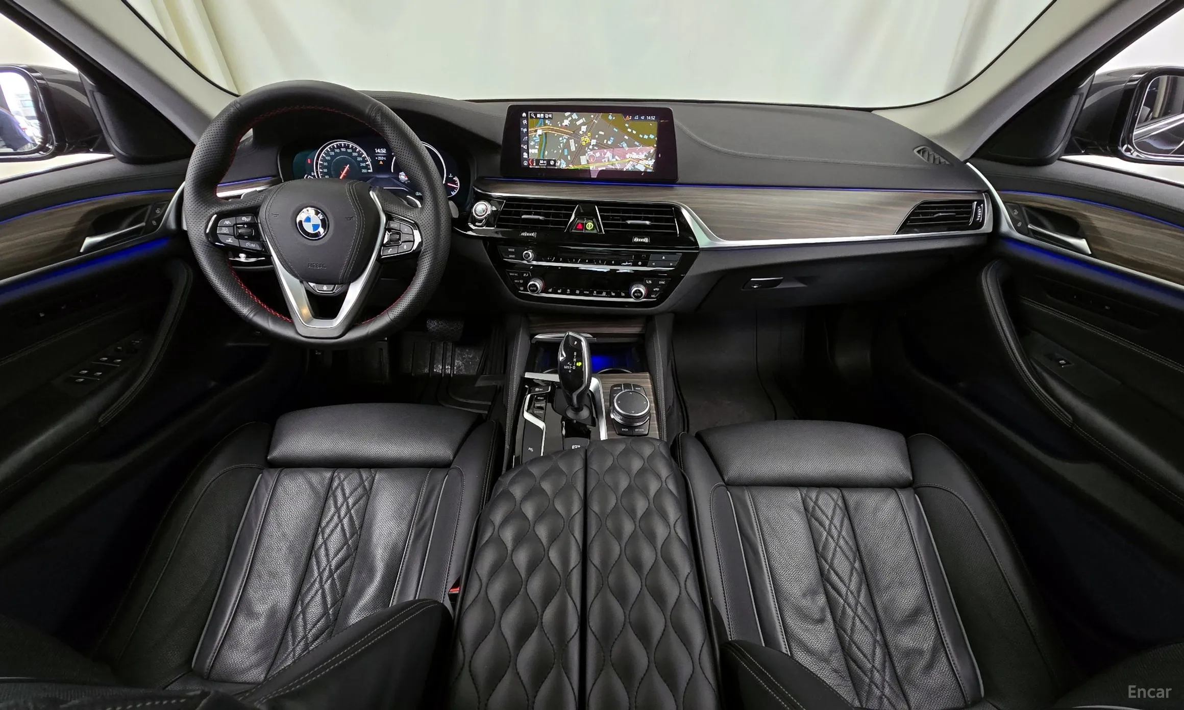BMW 5 Series (G30) превью 4