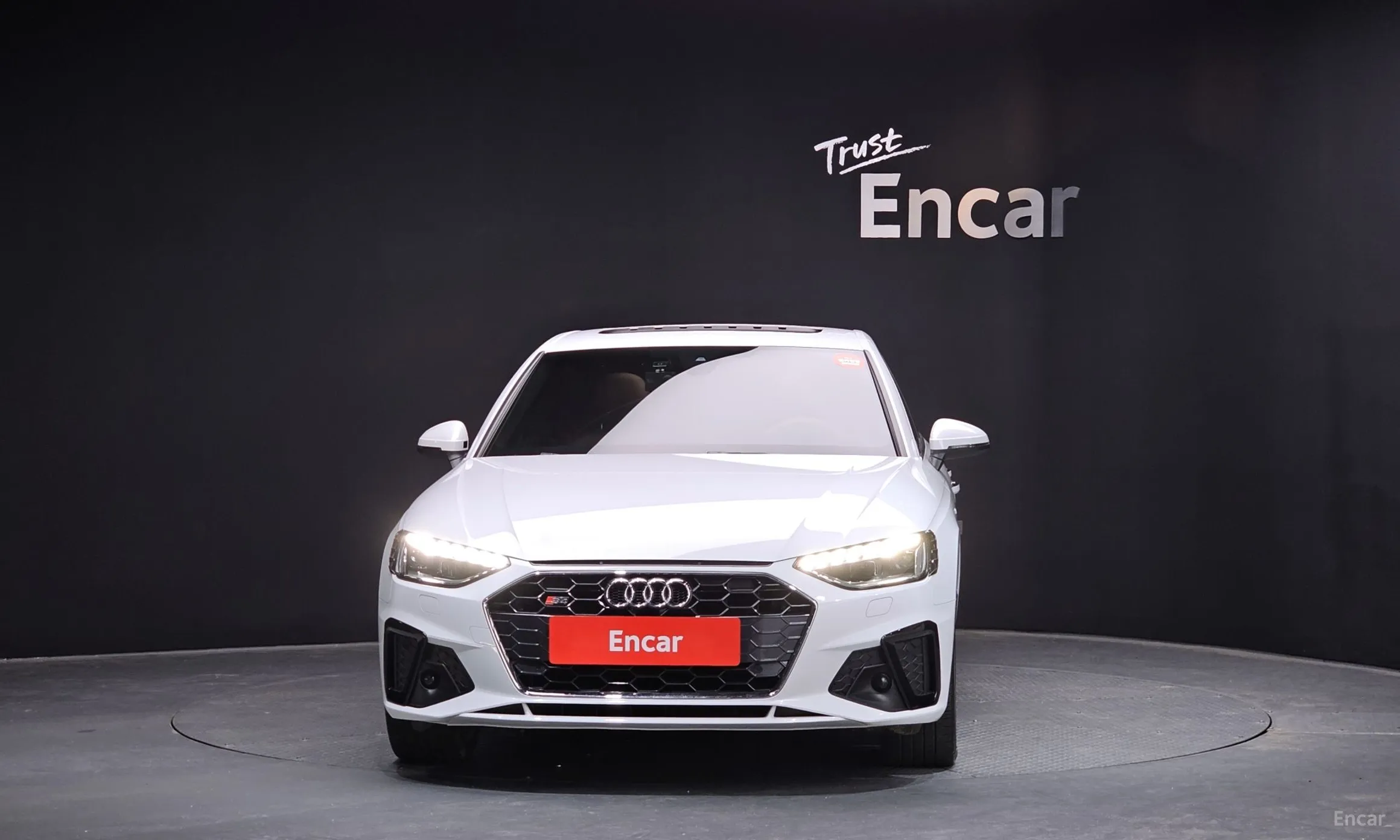 Audi A4 (B9) превью 2