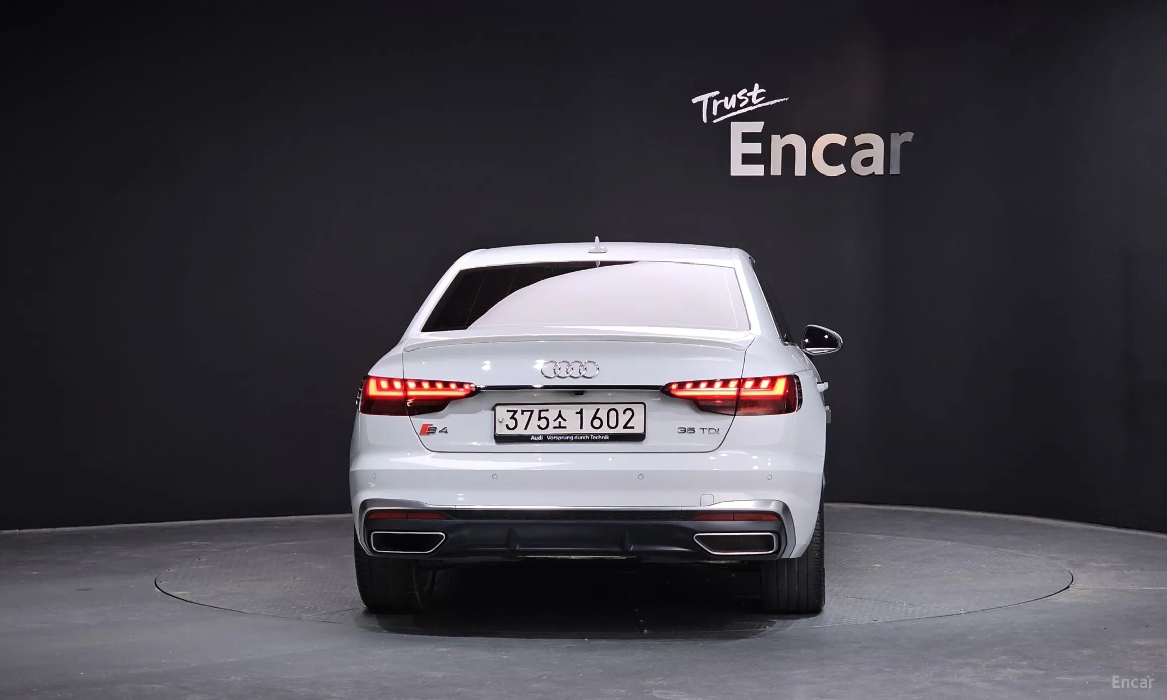 Audi A4 (B9) превью 3