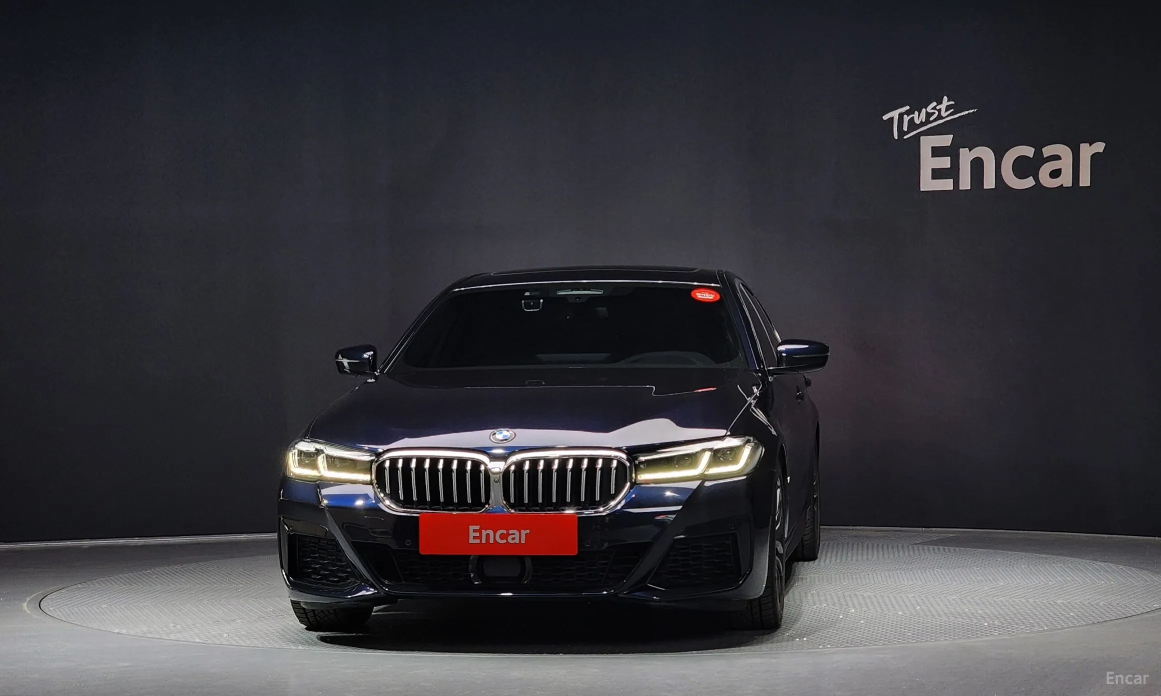 BMW 5 Series (G30) превью 2