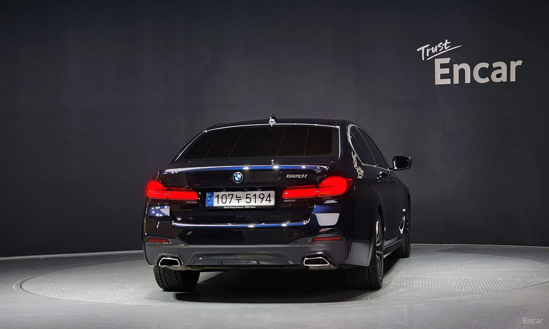BMW 5 Series (G30) превью 3