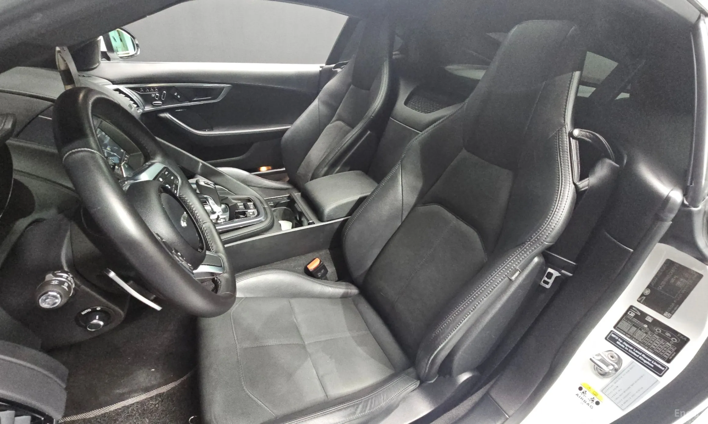 Jaguar F-TYPE превью 12
