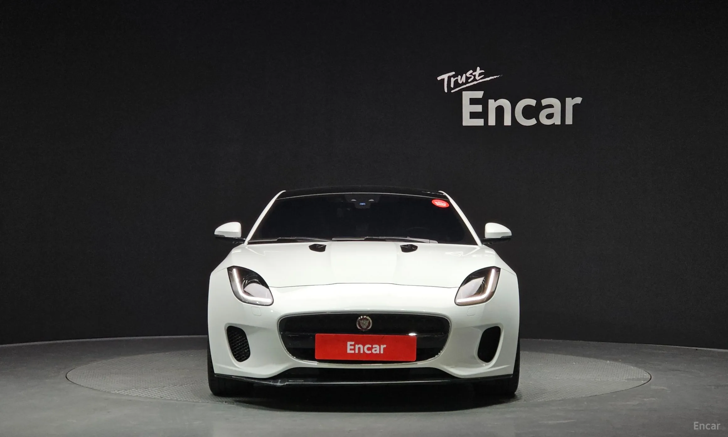 Jaguar F-TYPE превью 3