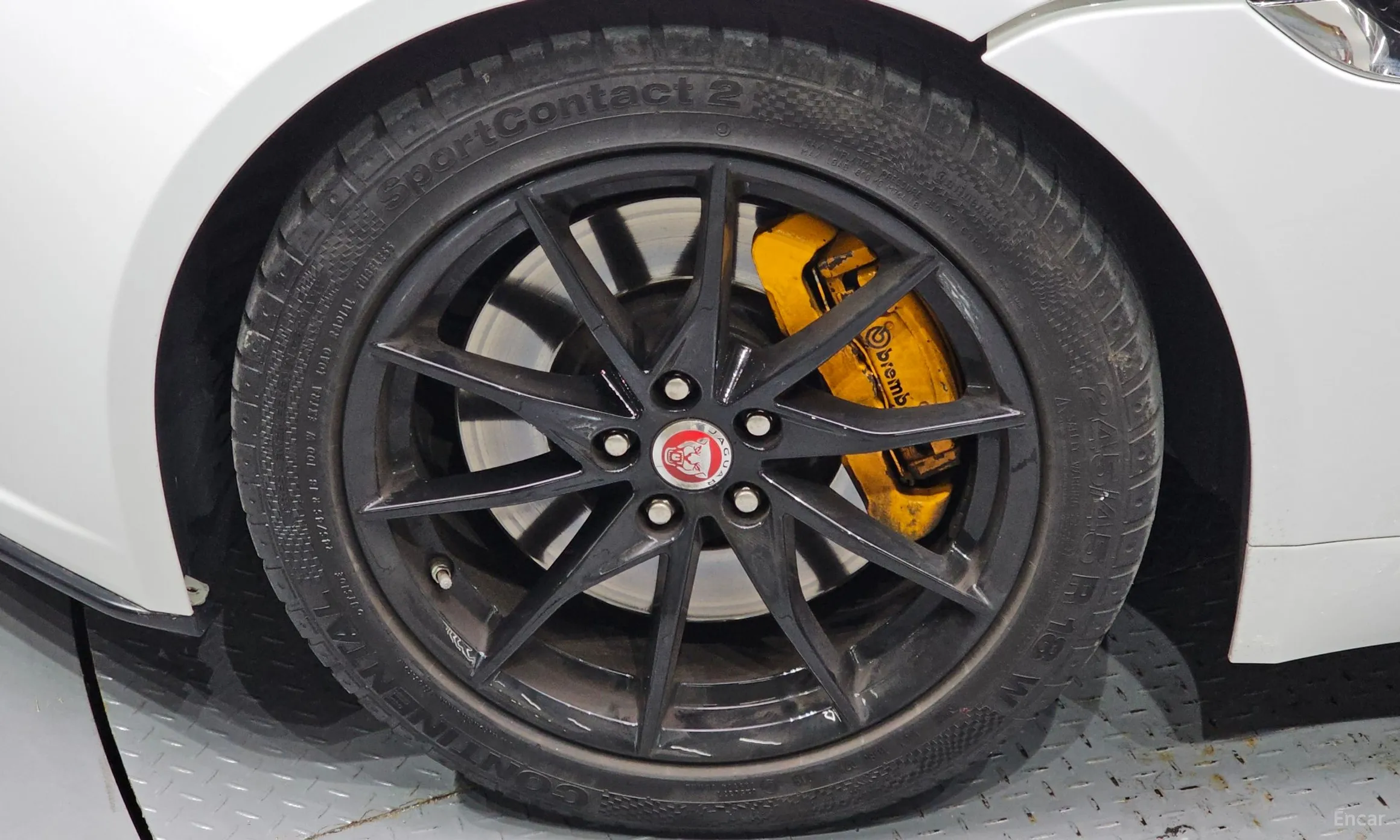 Jaguar F-TYPE превью 5
