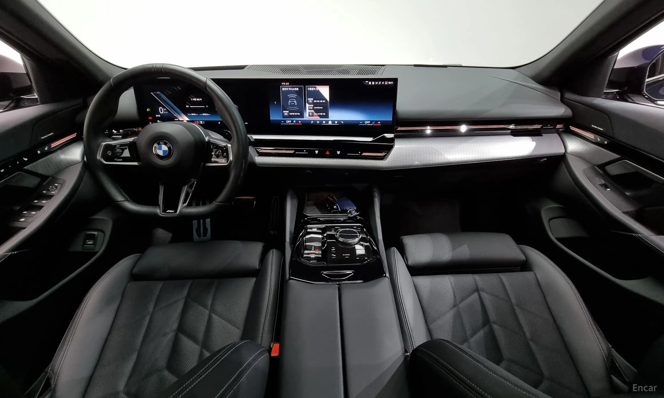BMW 5 Series (G60) превью 4