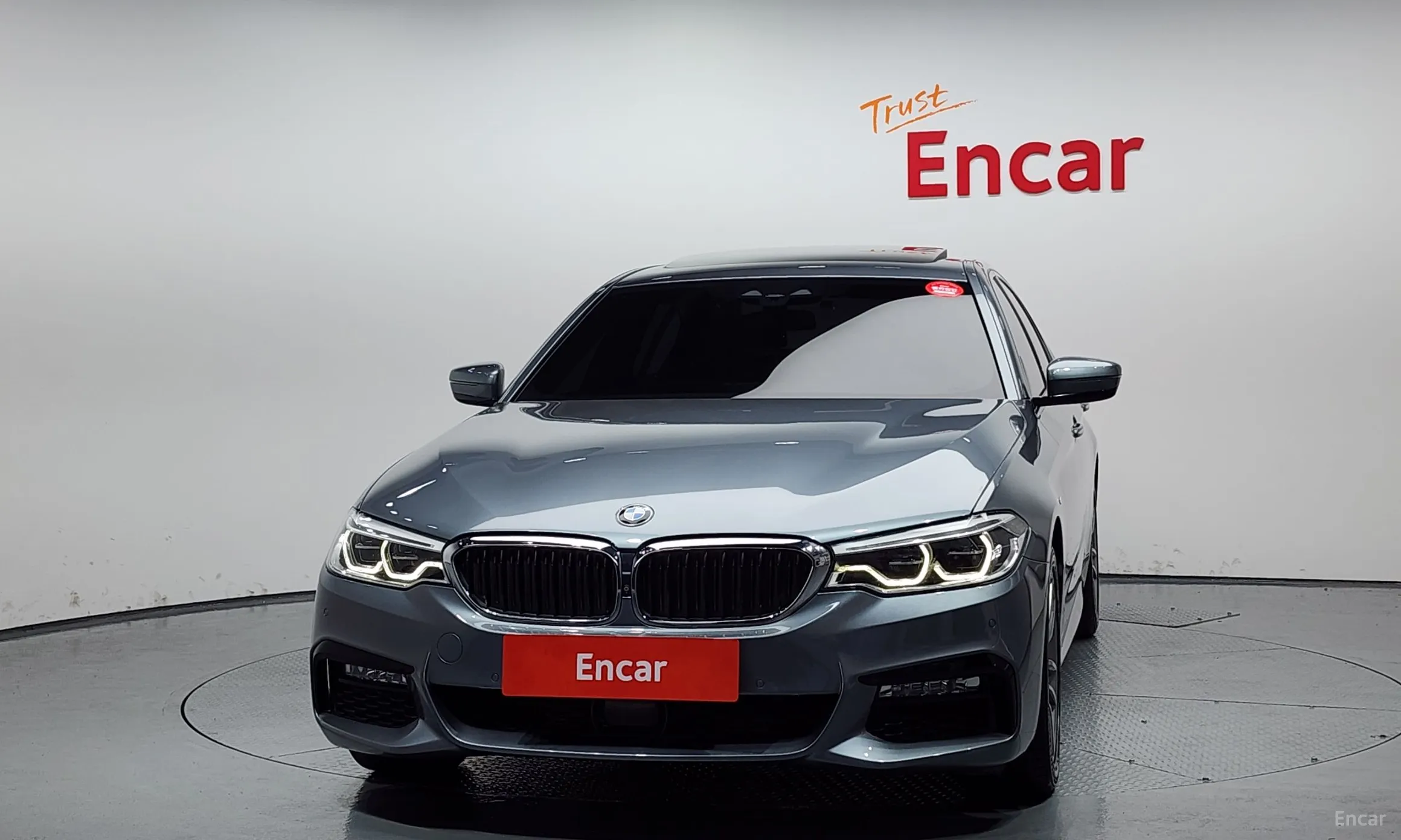 BMW 5 Series (G30) превью 2