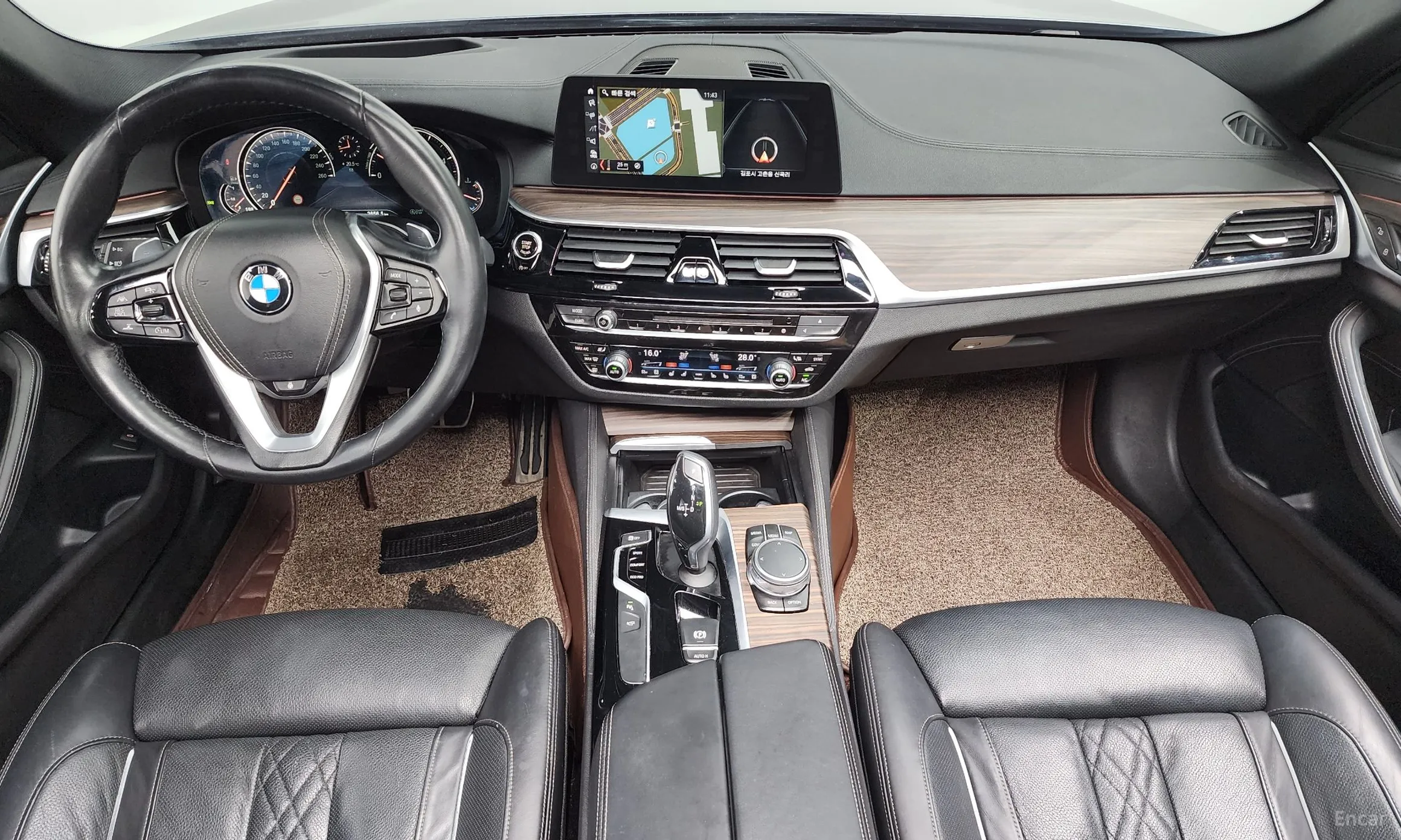 BMW 5 Series (G30) превью 4