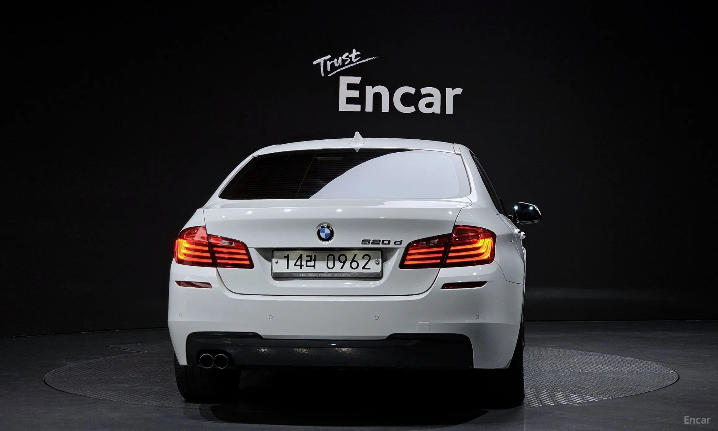 BMW 5 Series (F10) превью 3