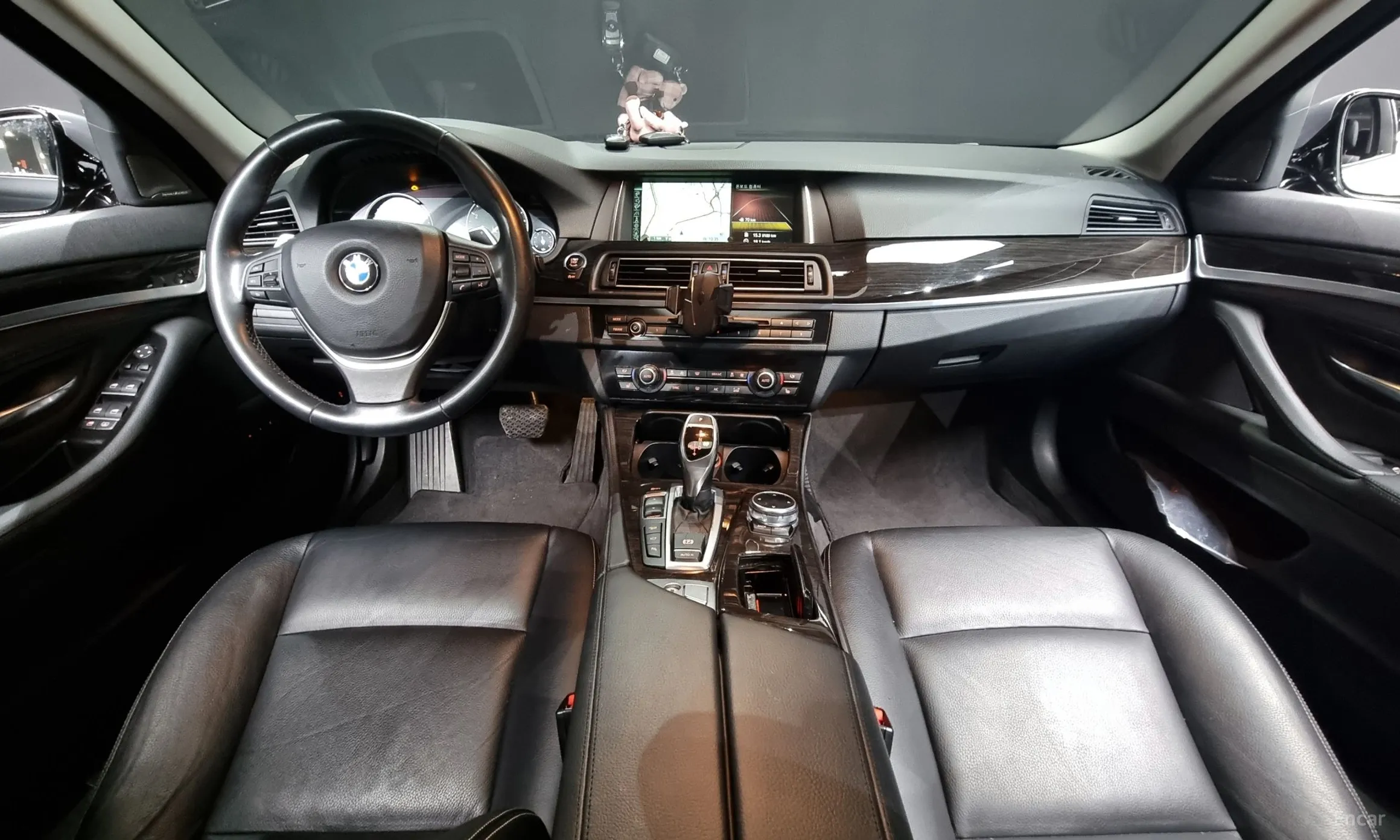 BMW 5 Series (F10) превью 4