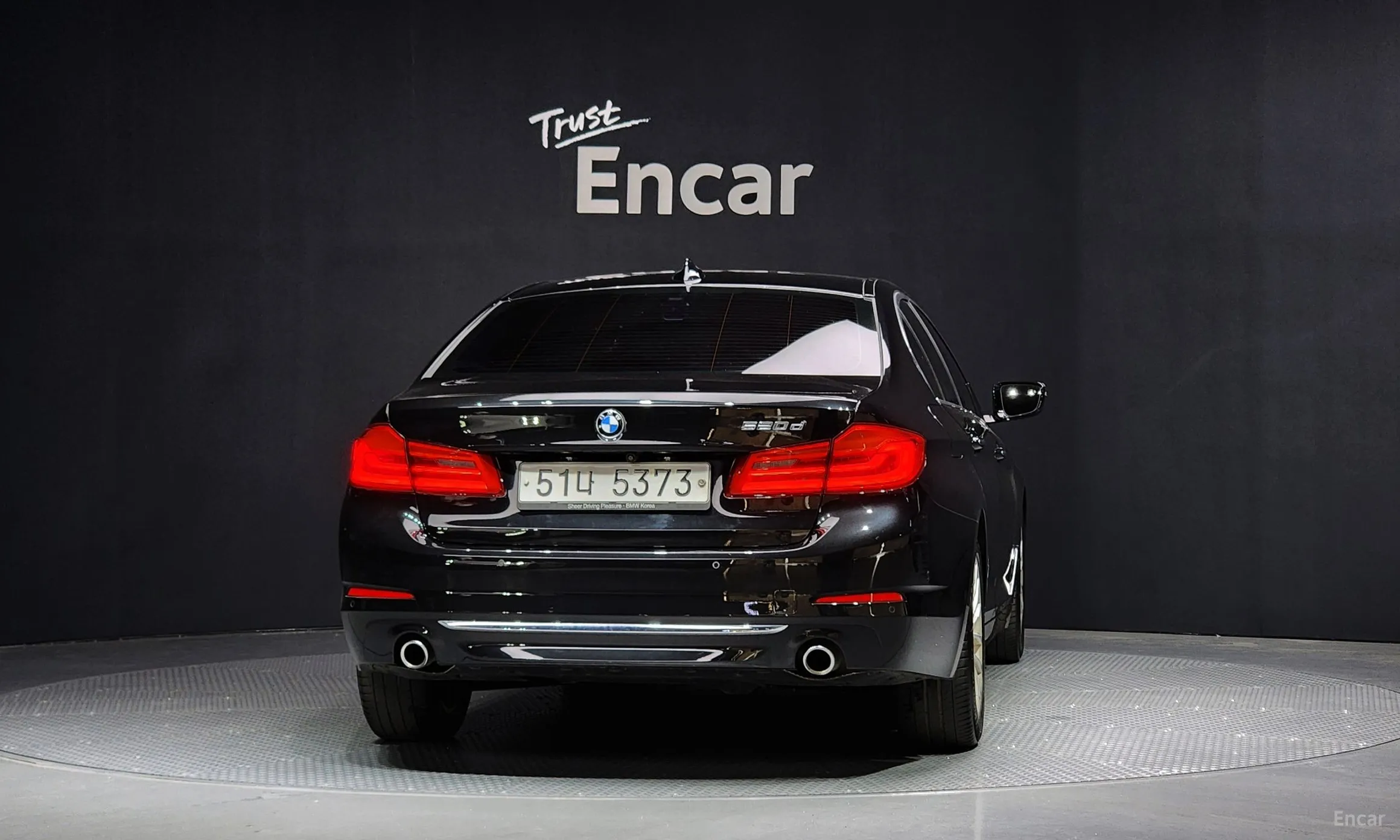 BMW 5 Series (G30) превью 3
