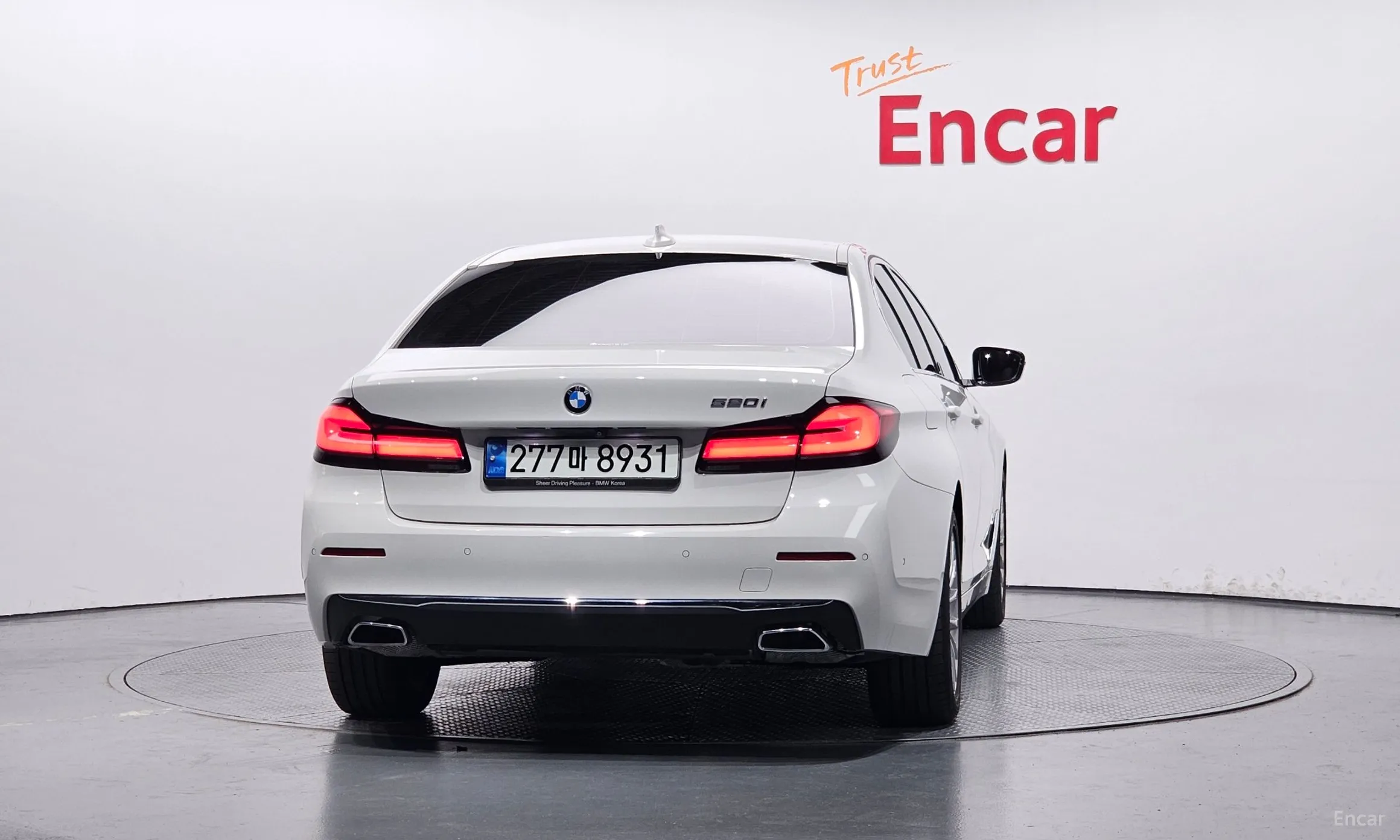 BMW 5 Series (G30) превью 3