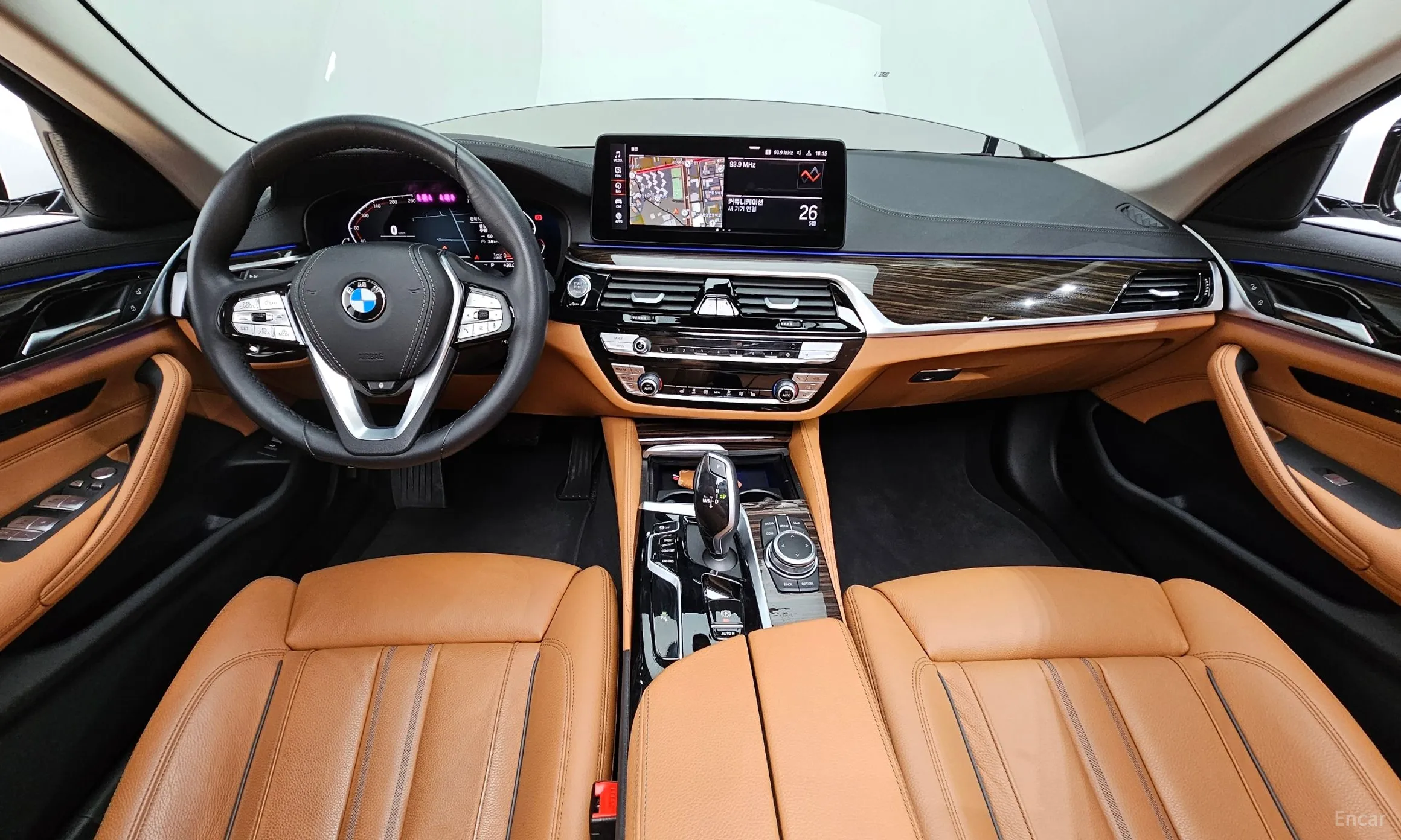 BMW 5 Series (G30) превью 4