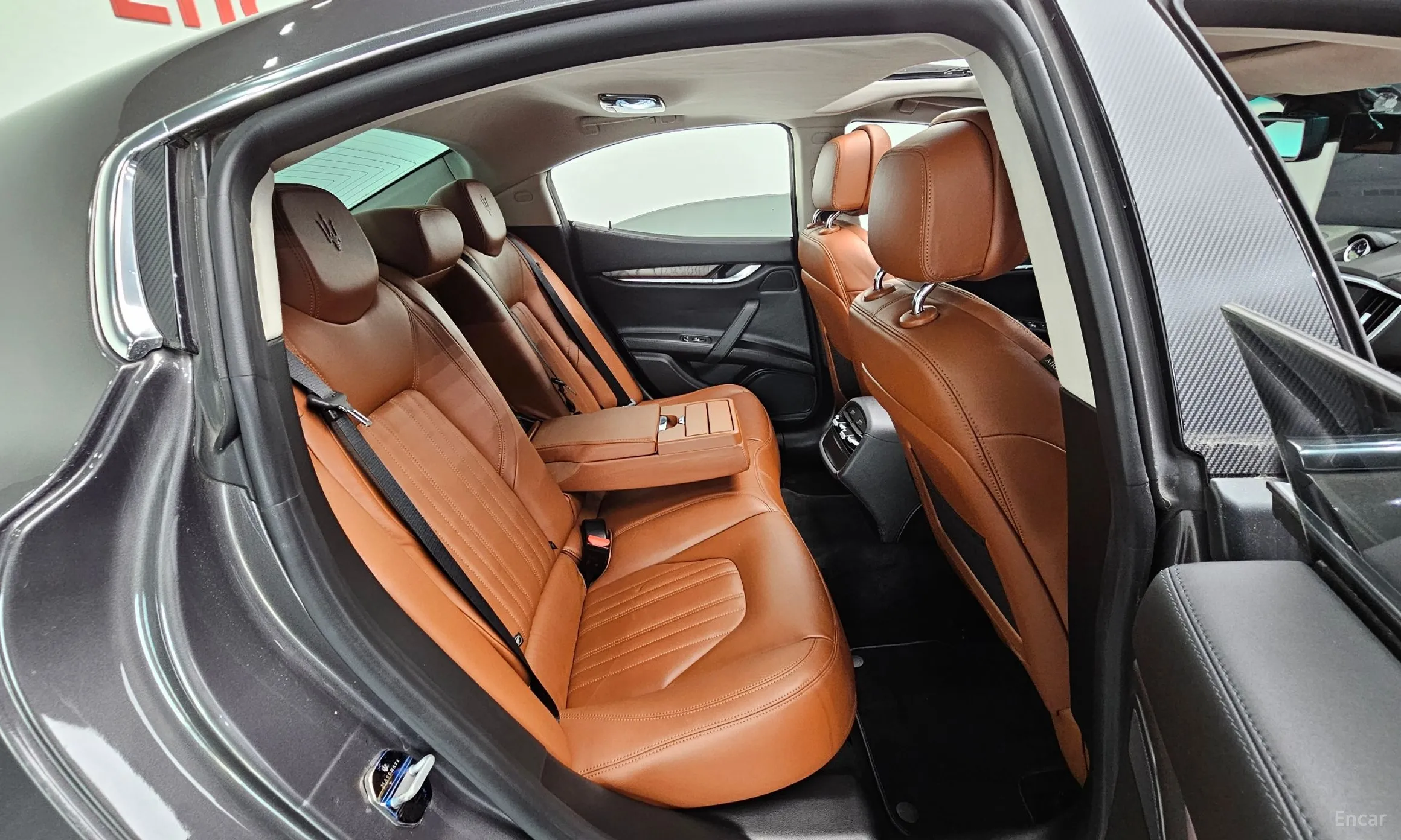 Maserati Ghibli превью 19