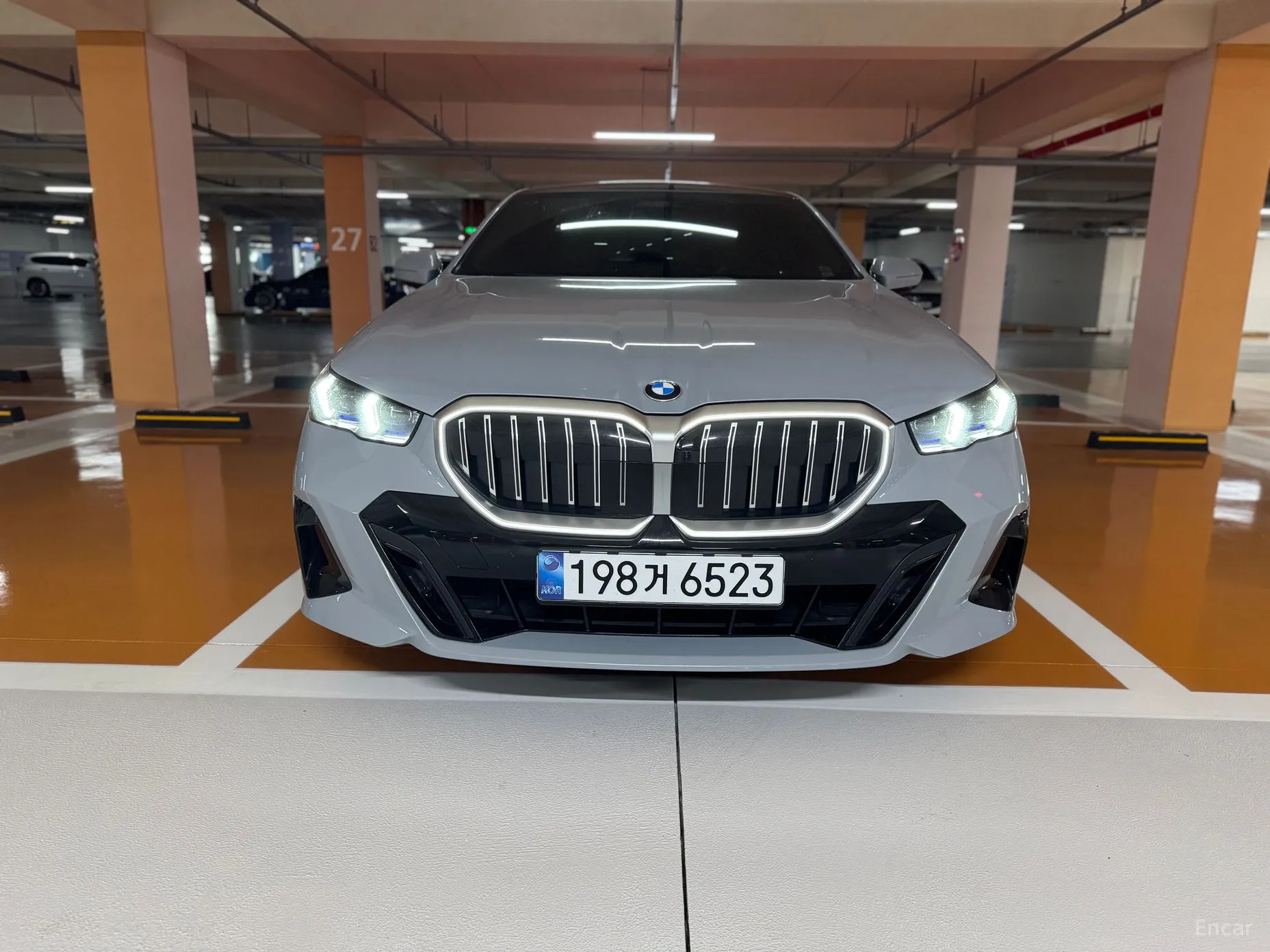 BMW 5 Series (G60) превью 3