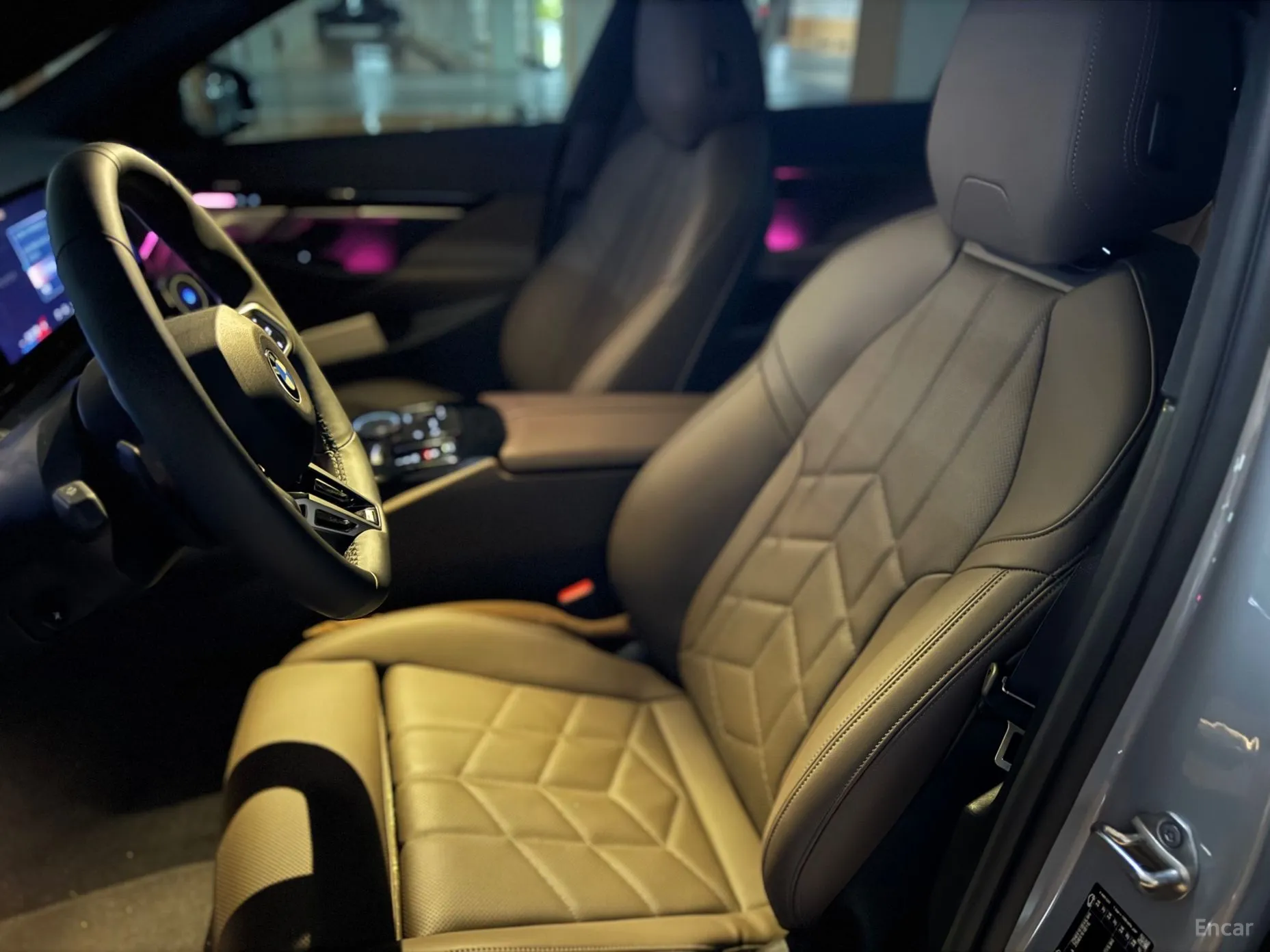 BMW 5 Series (G60) превью 7