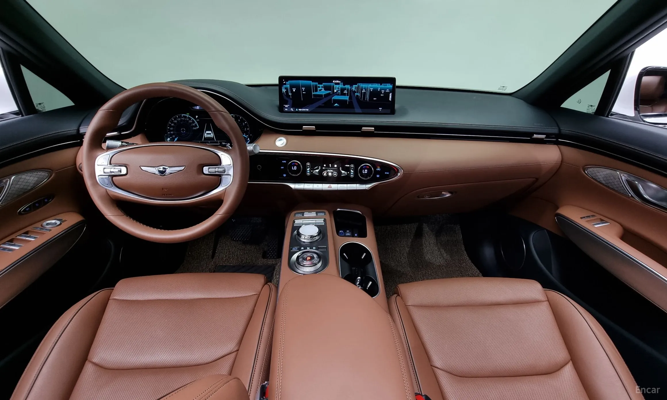 Genesis GV70 превью 4