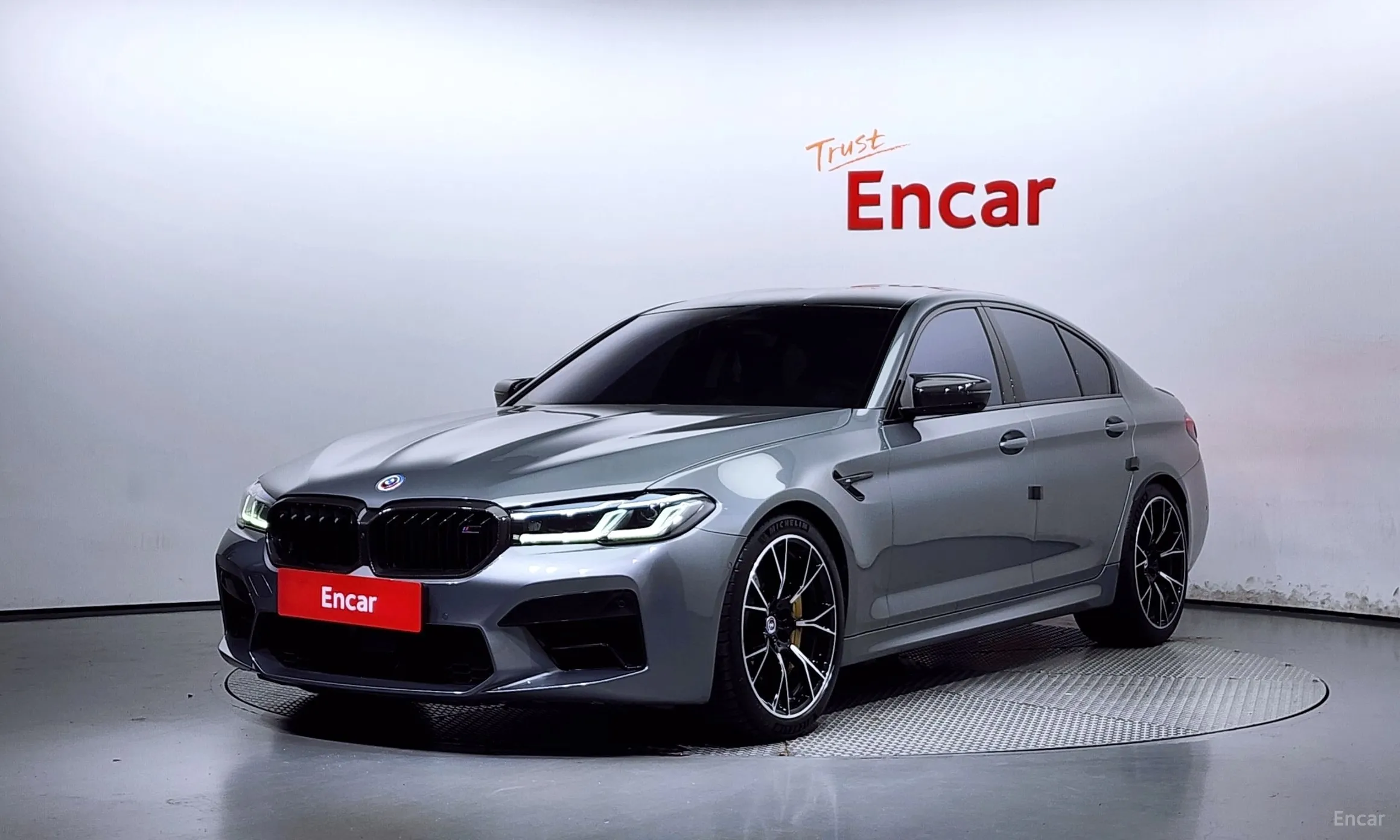 BMW M5 (F90)