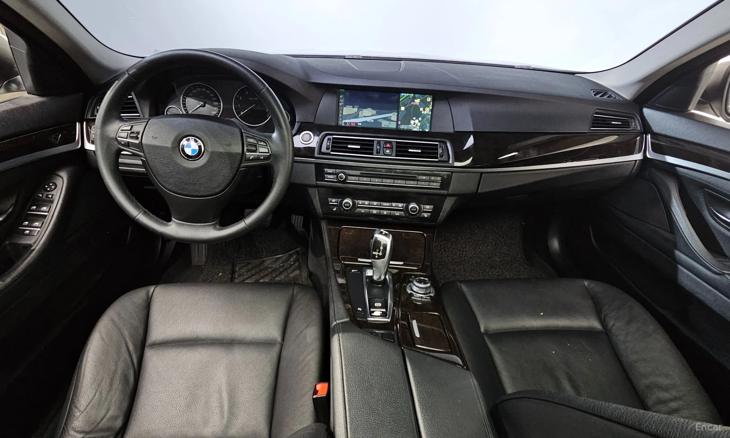 BMW 5 Series (F10) превью 4