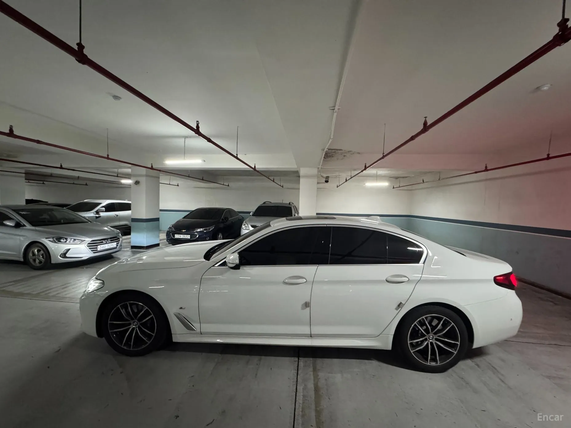 BMW 5 Series (G30) превью 4