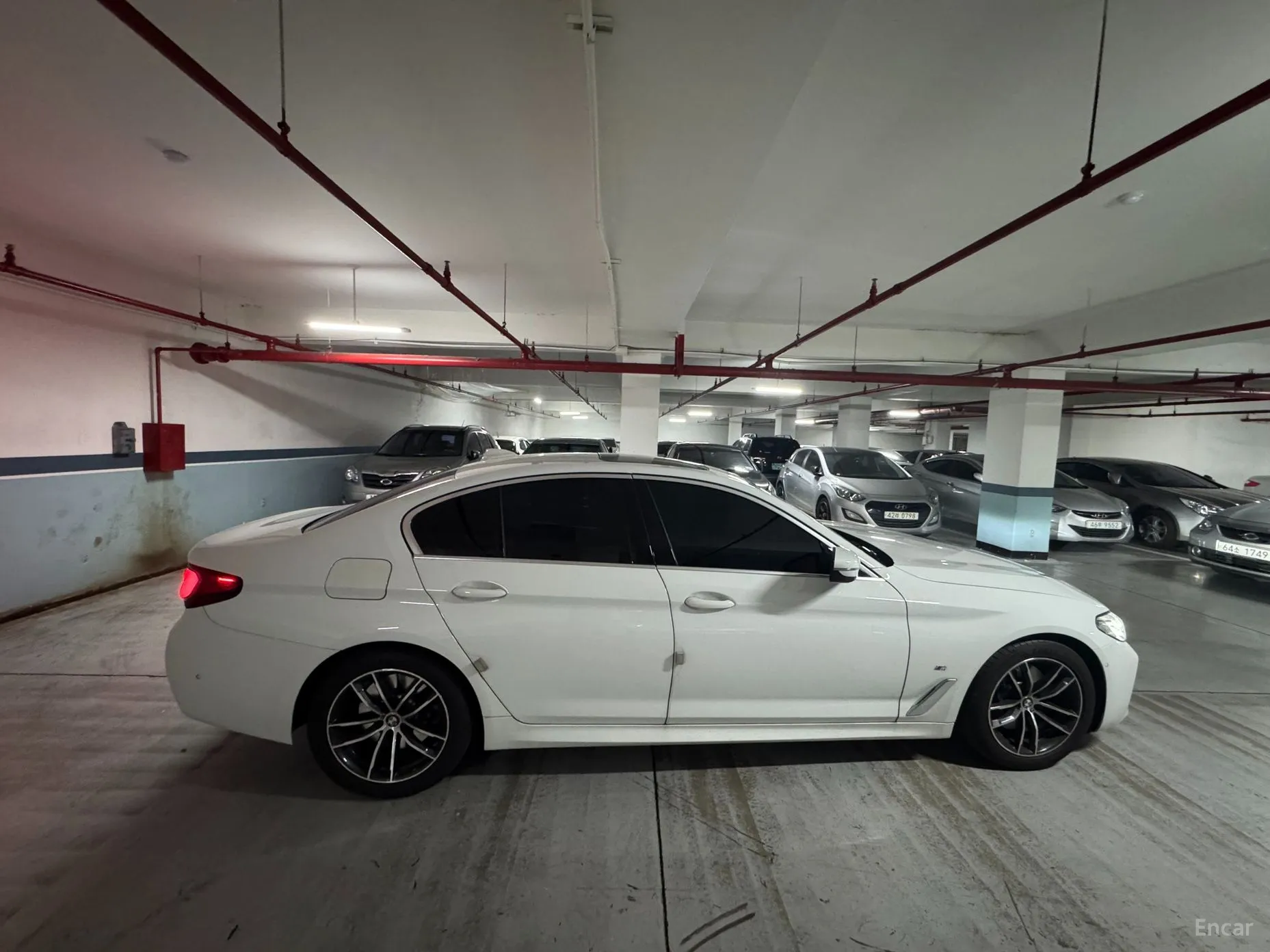 BMW 5 Series (G30) превью 5
