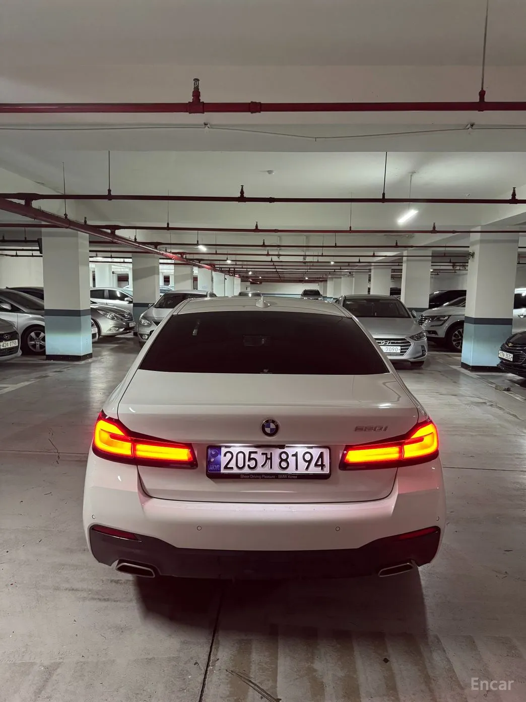 BMW 5 Series (G30) превью 8