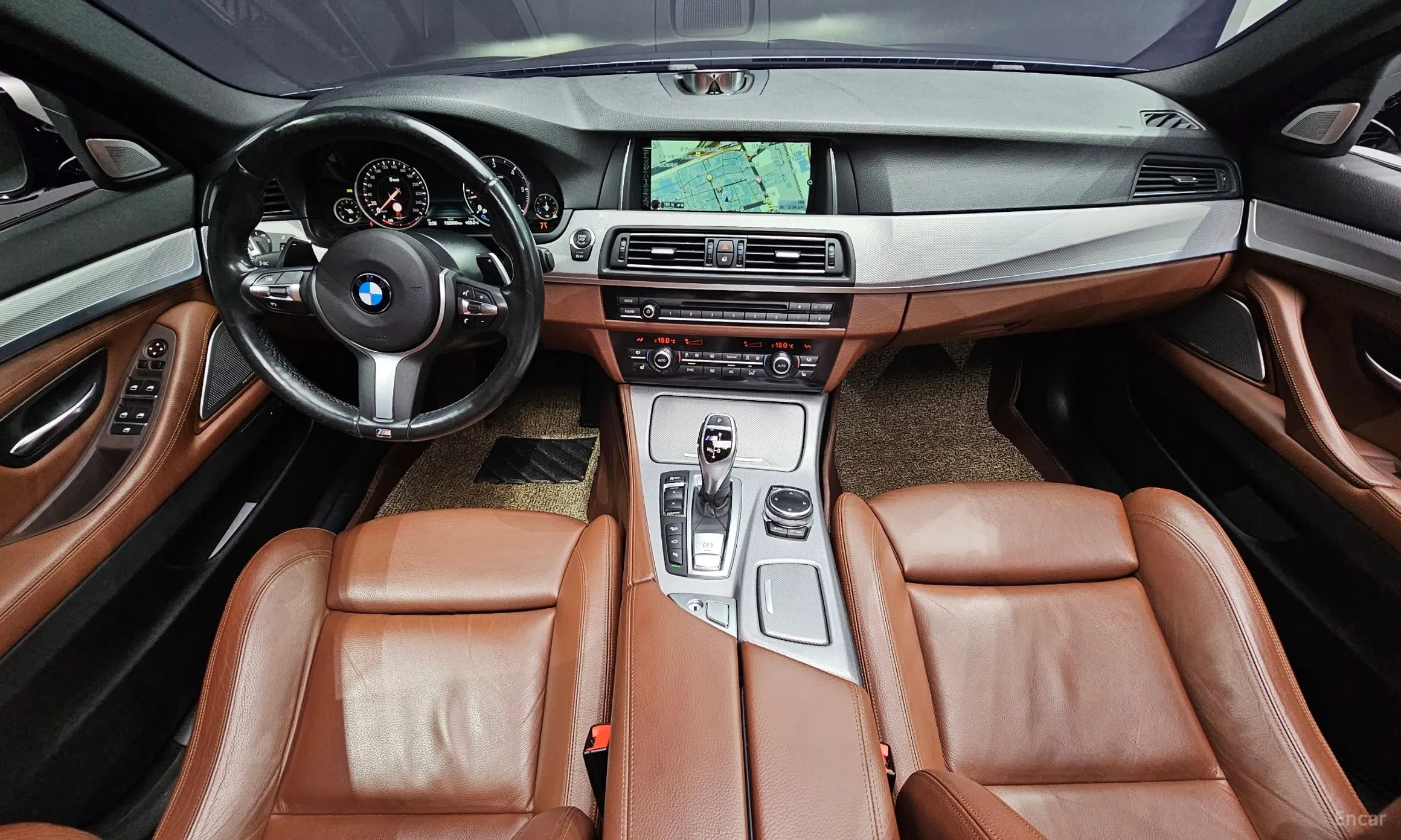 BMW 5 Series (F10) превью 4