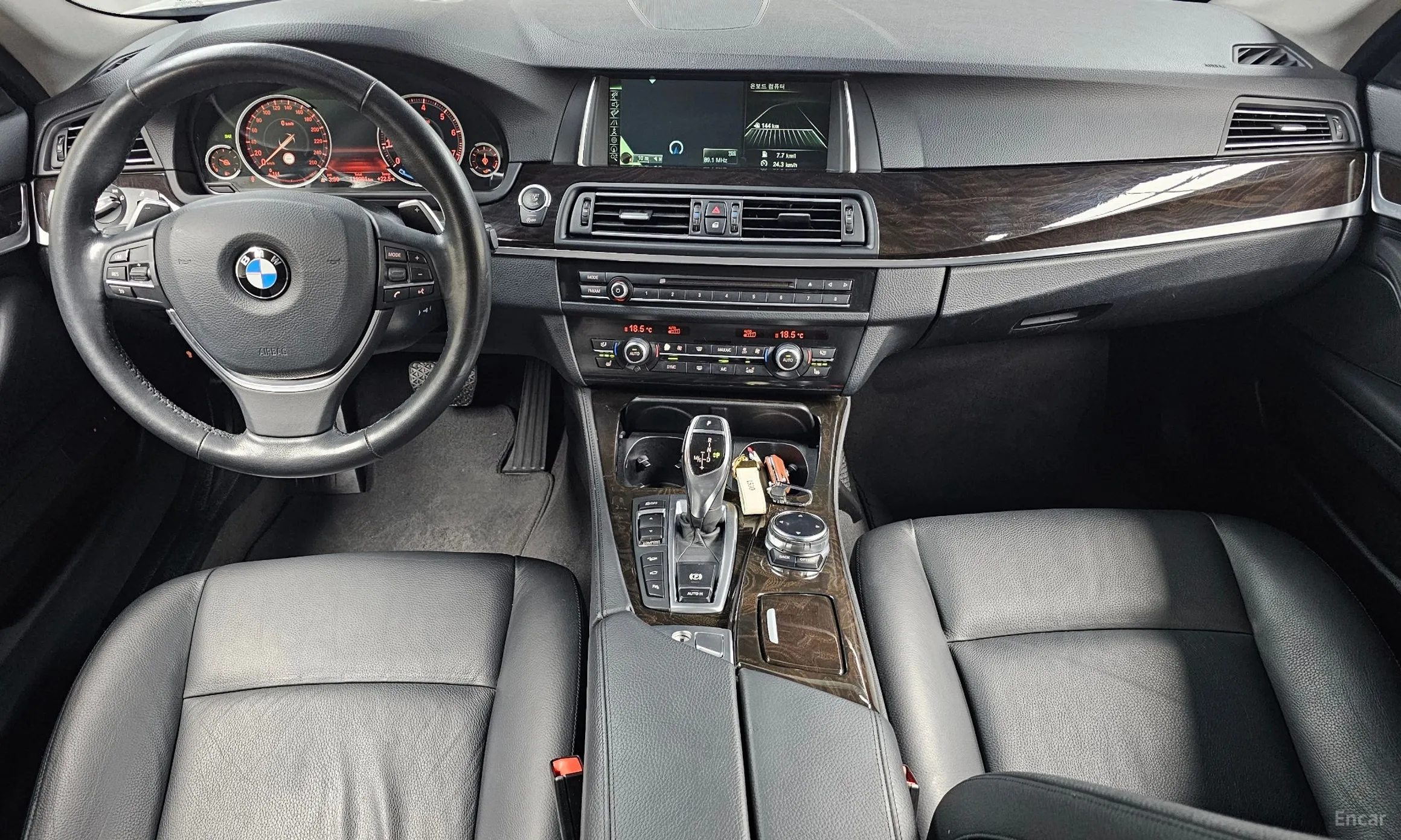 BMW 5 Series (F10) превью 4