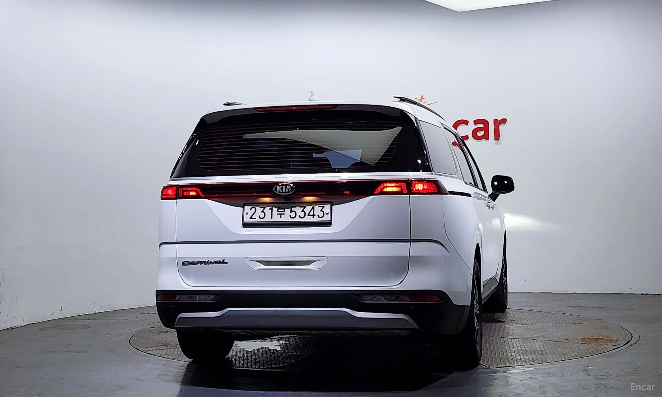 Kia Carnival Gen 4 превью 3
