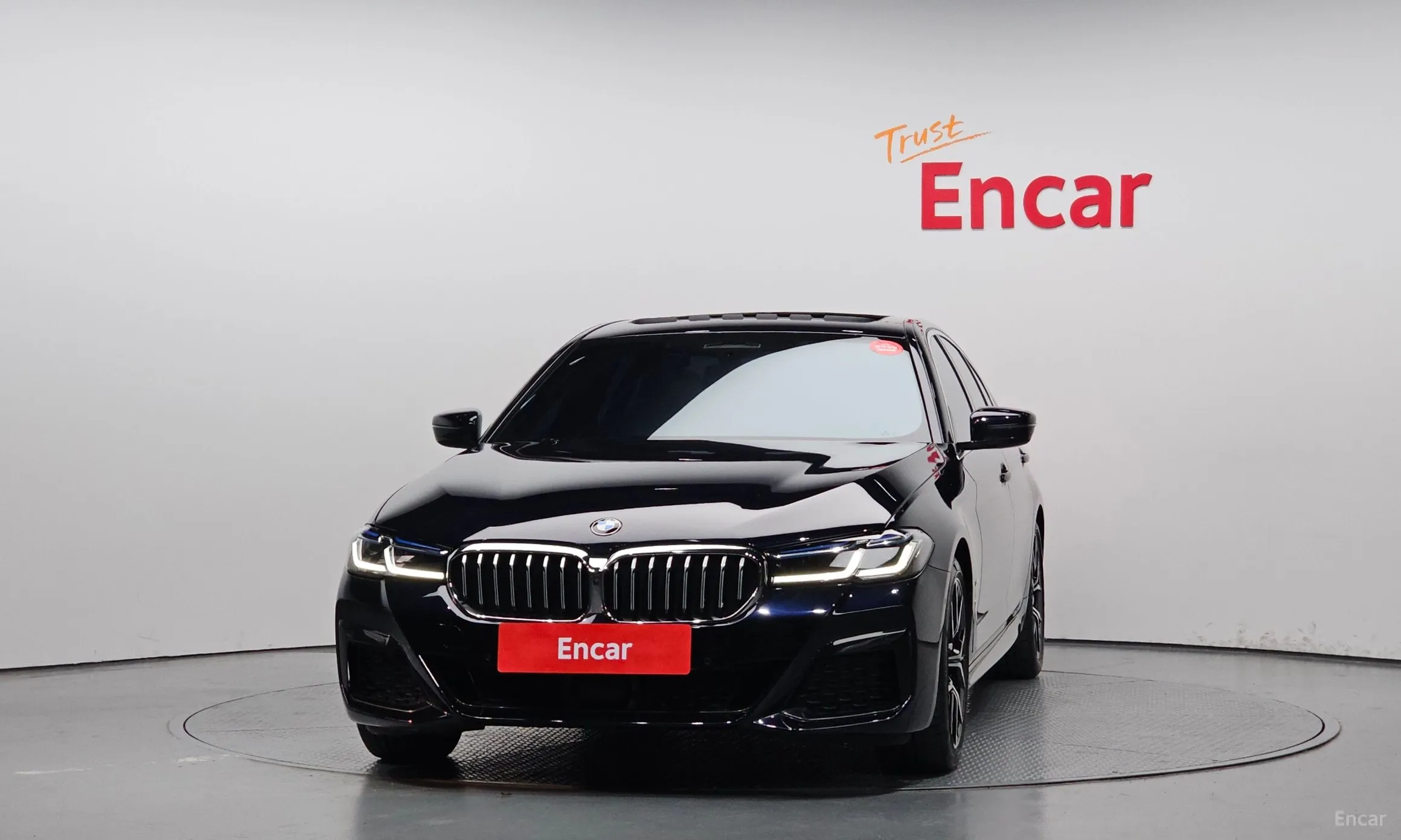 BMW 5 Series (G30) превью 2
