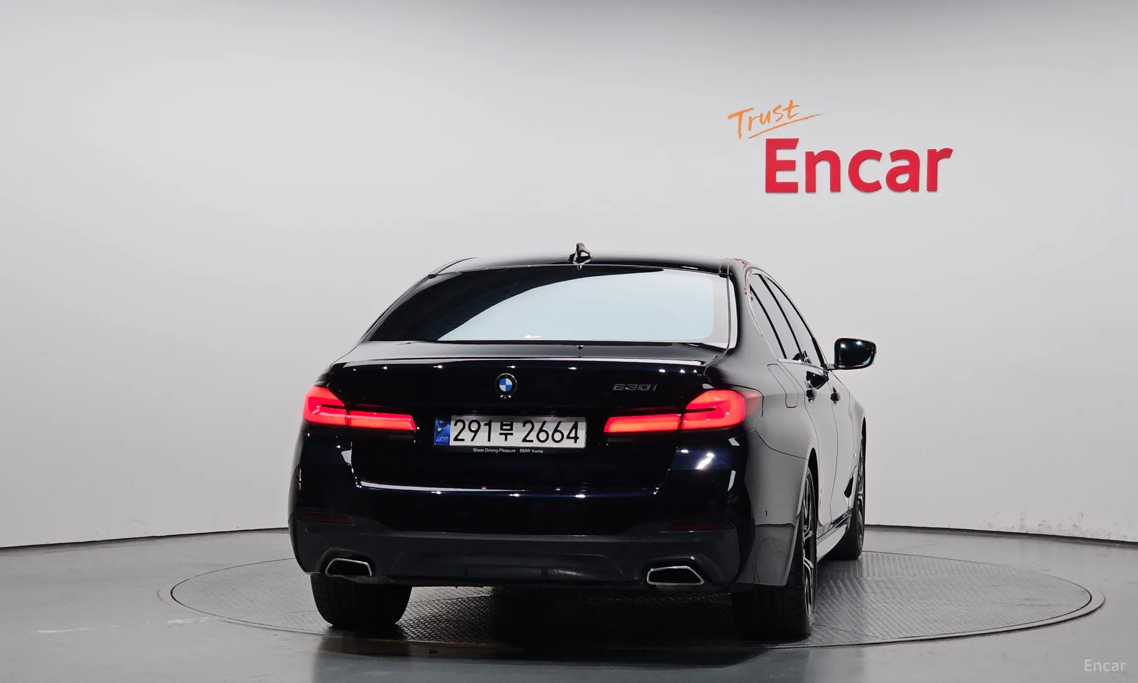 BMW 5 Series (G30) превью 3