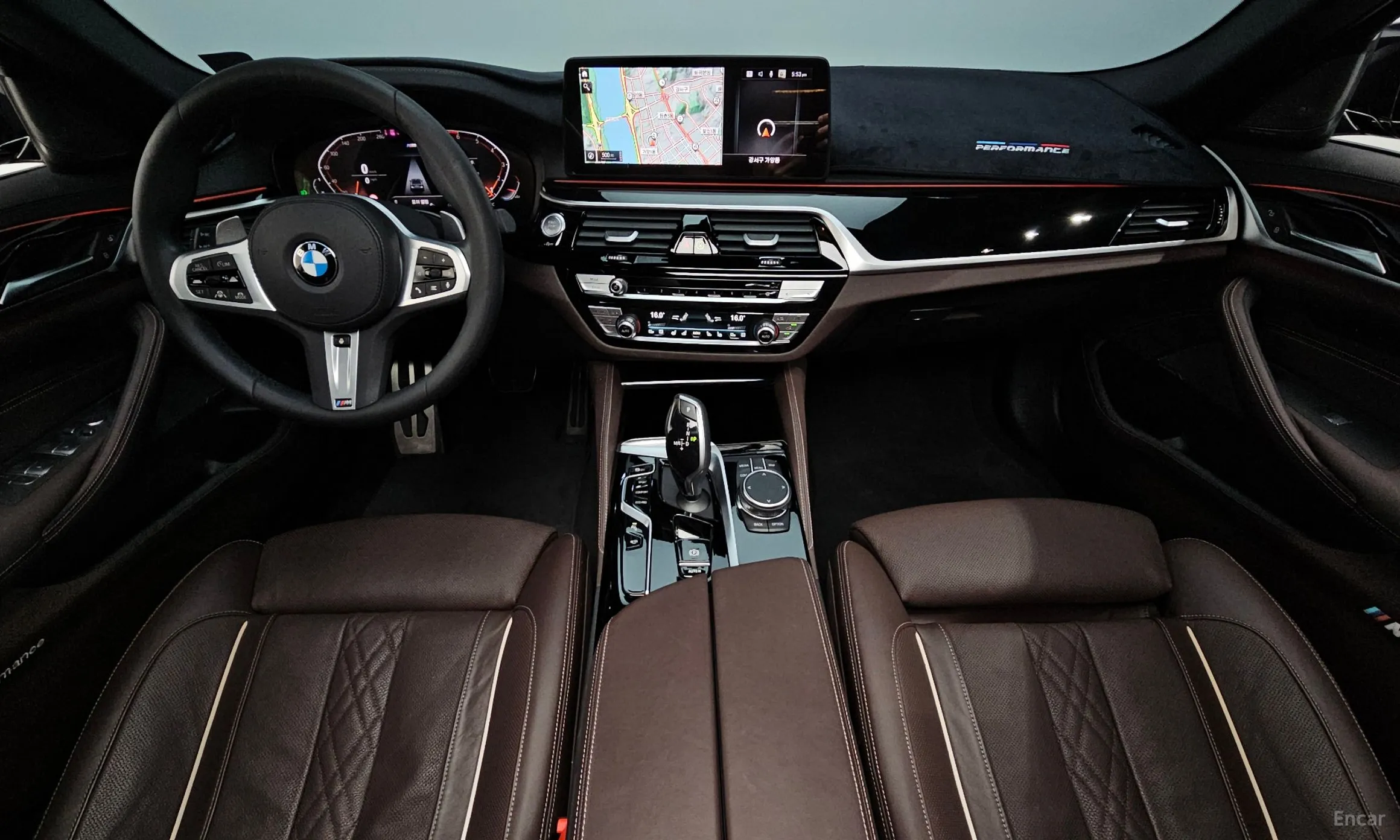 BMW 5 Series (G30) превью 4