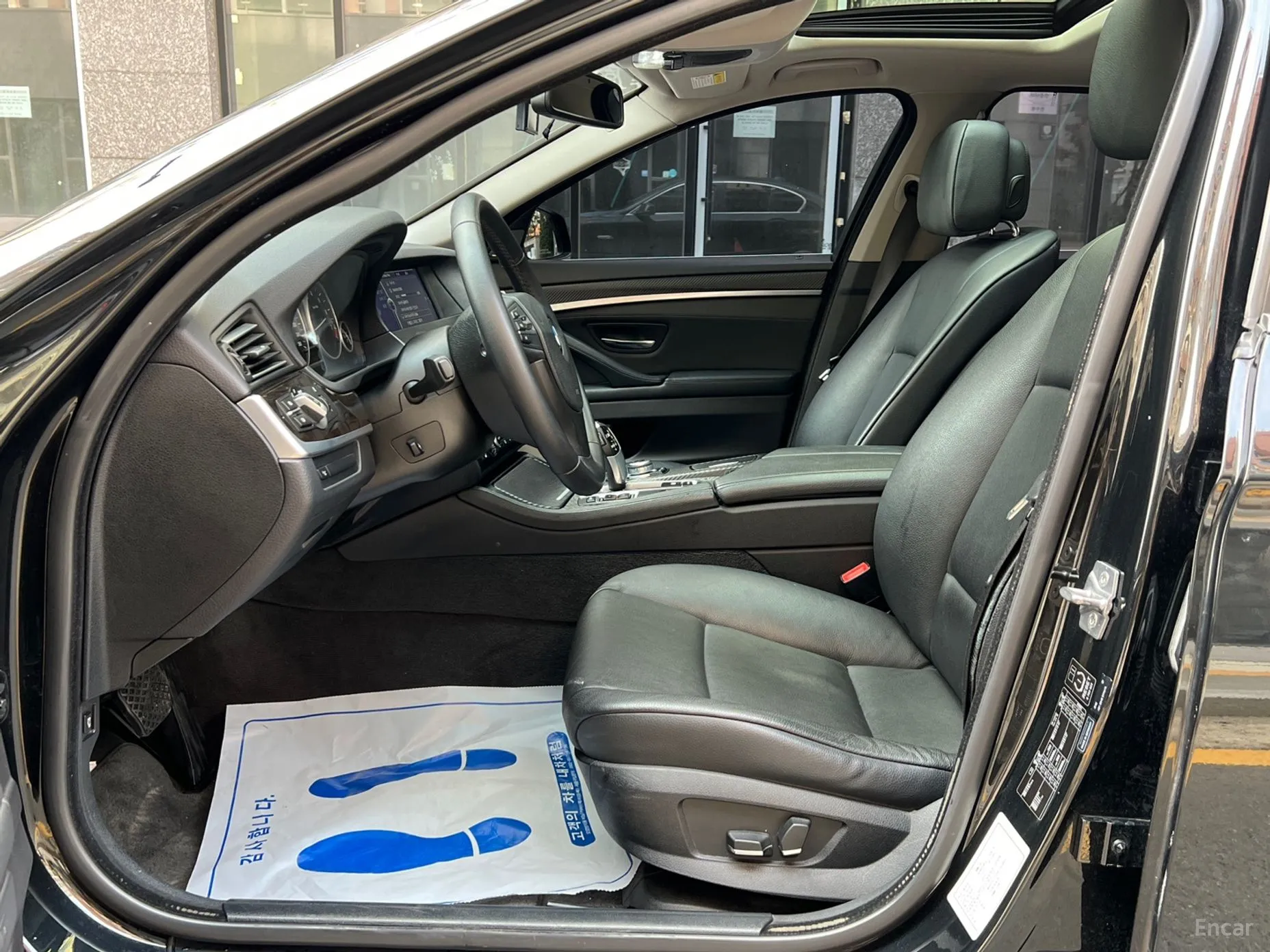 BMW 5 Series (F10) превью 4