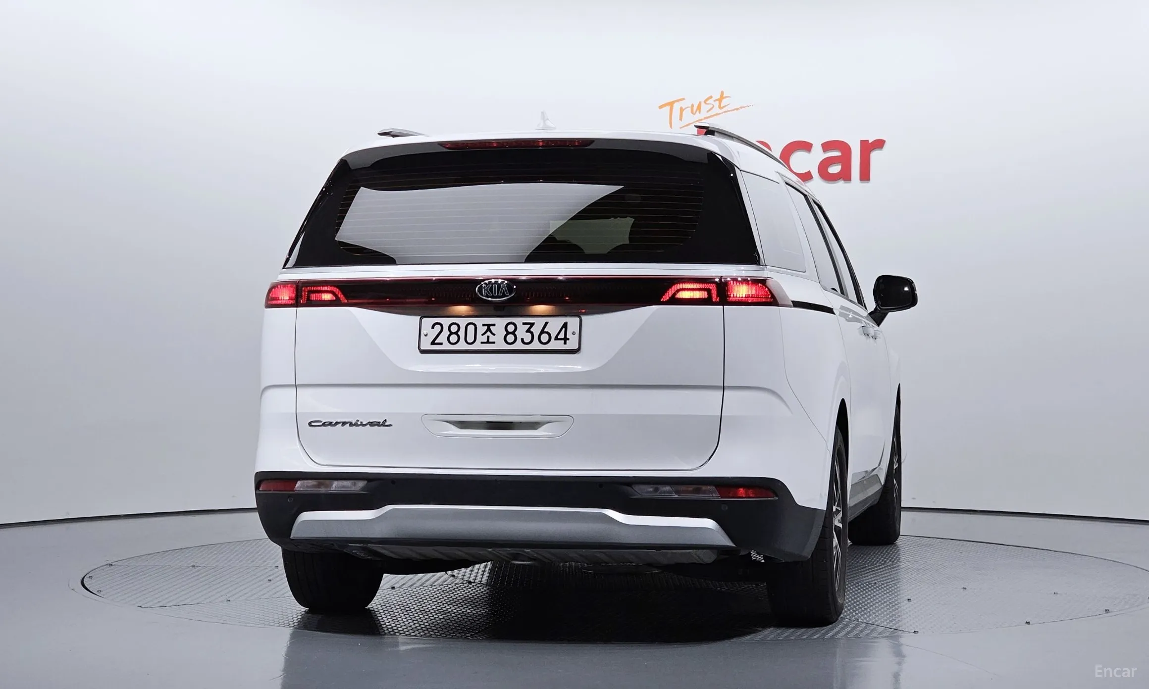 Kia Carnival Gen 4 превью 3