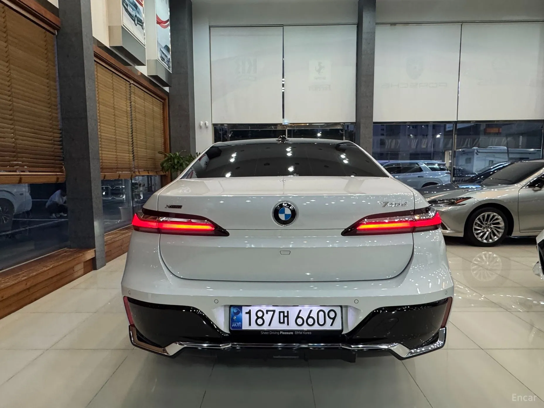 BMW 7 Series (G70) превью 3