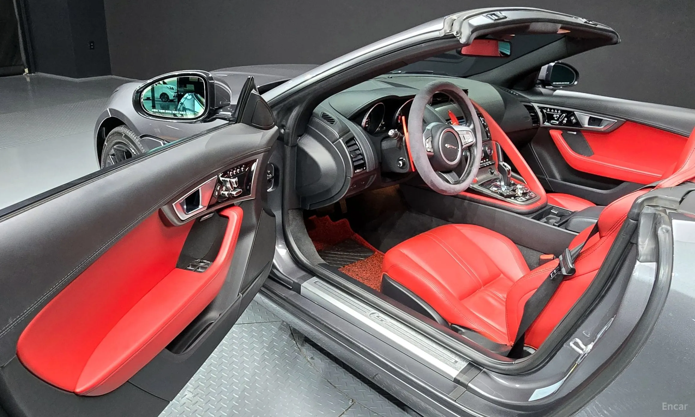 Jaguar F-TYPE превью 10