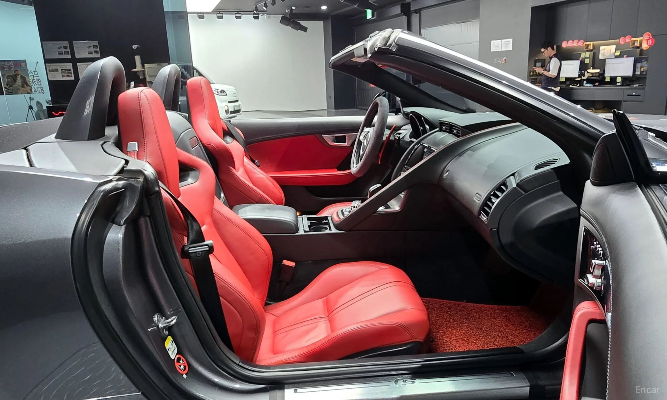 Jaguar F-TYPE превью 11