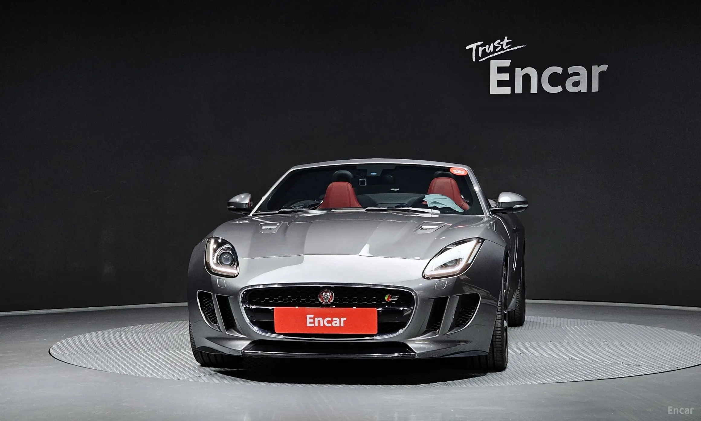 Jaguar F-TYPE превью 3