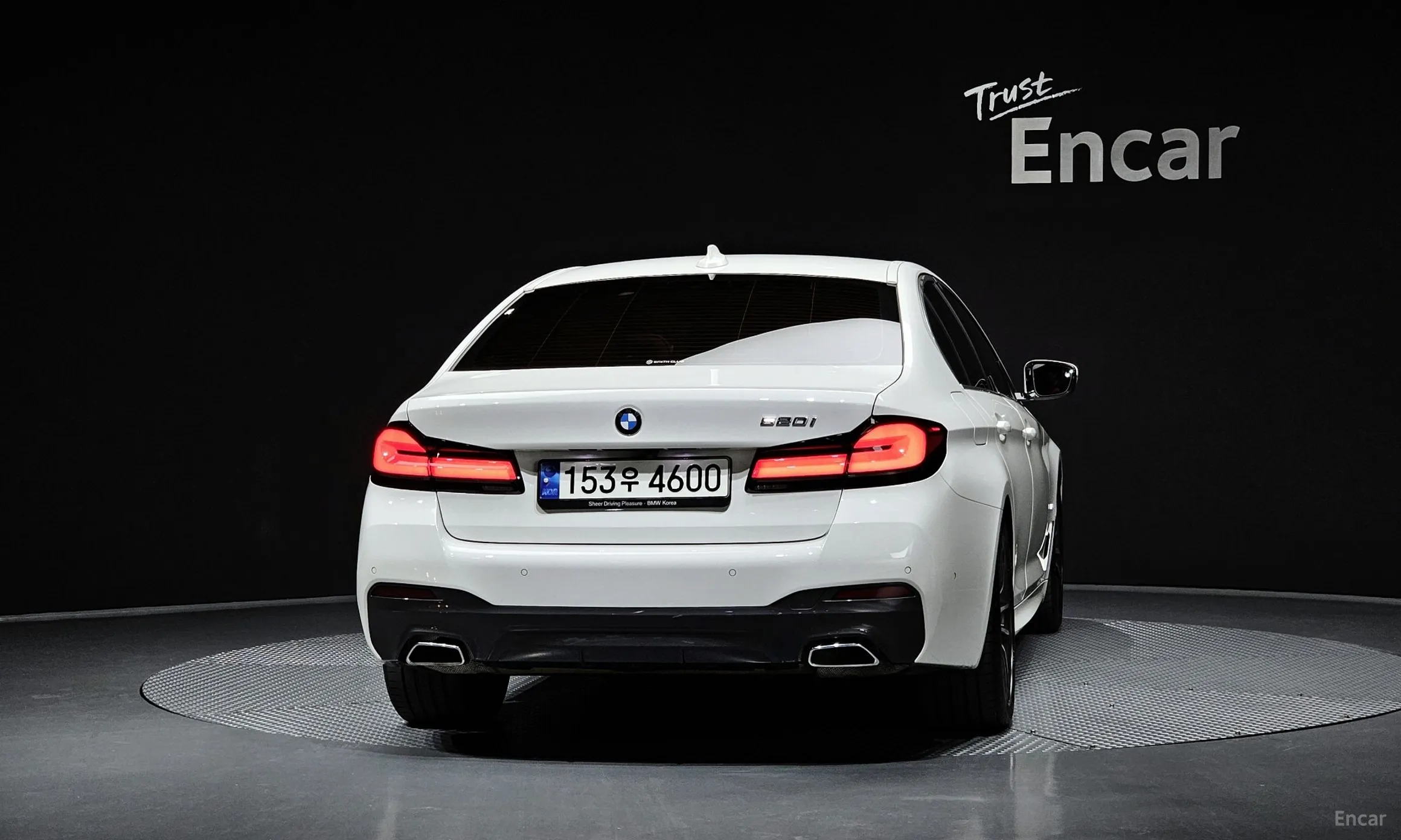 BMW 5 Series (G30) превью 3