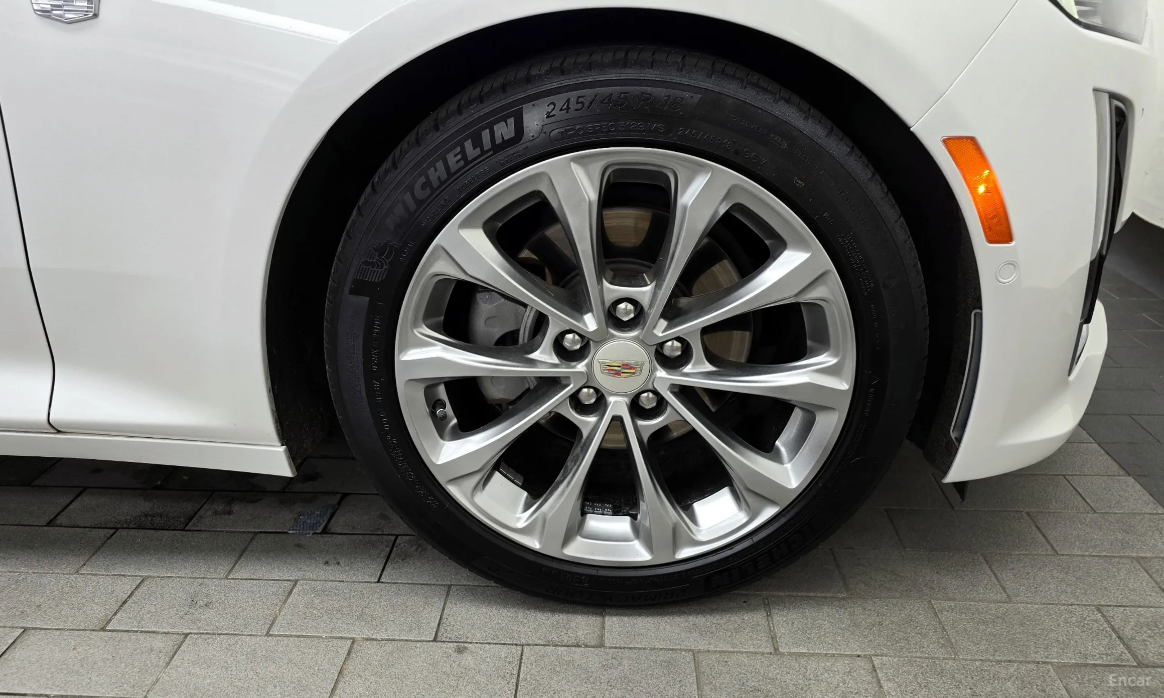 Cadillac CT5 превью 5