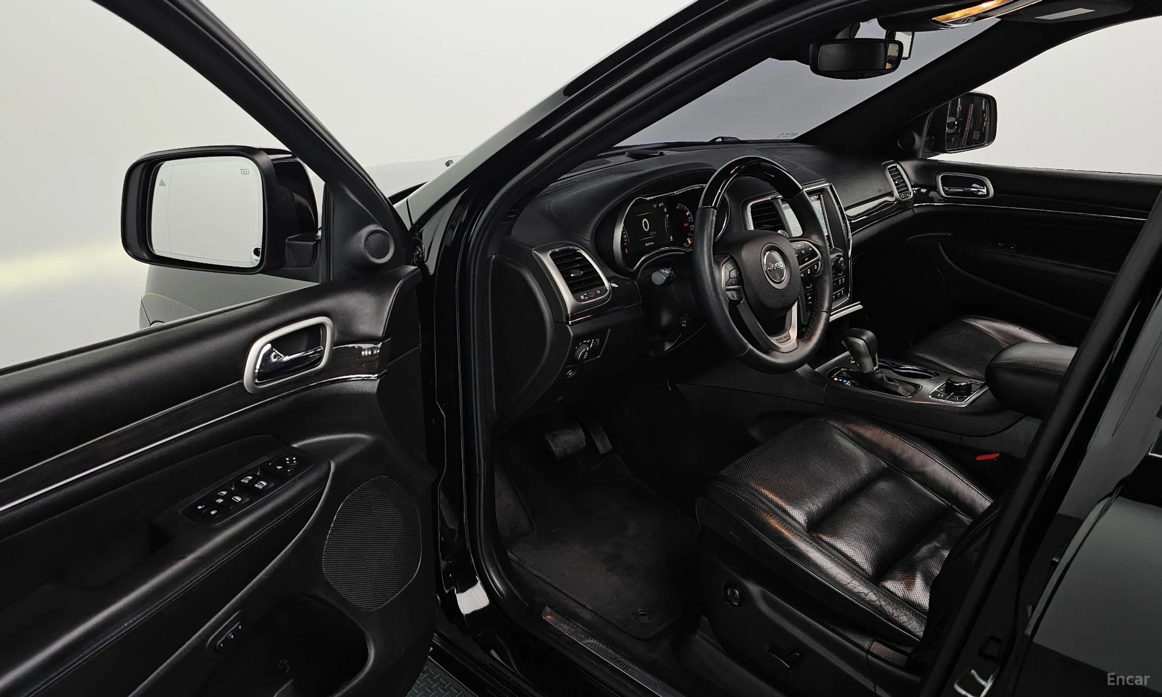 Jeep Grand Cherokee превью 11