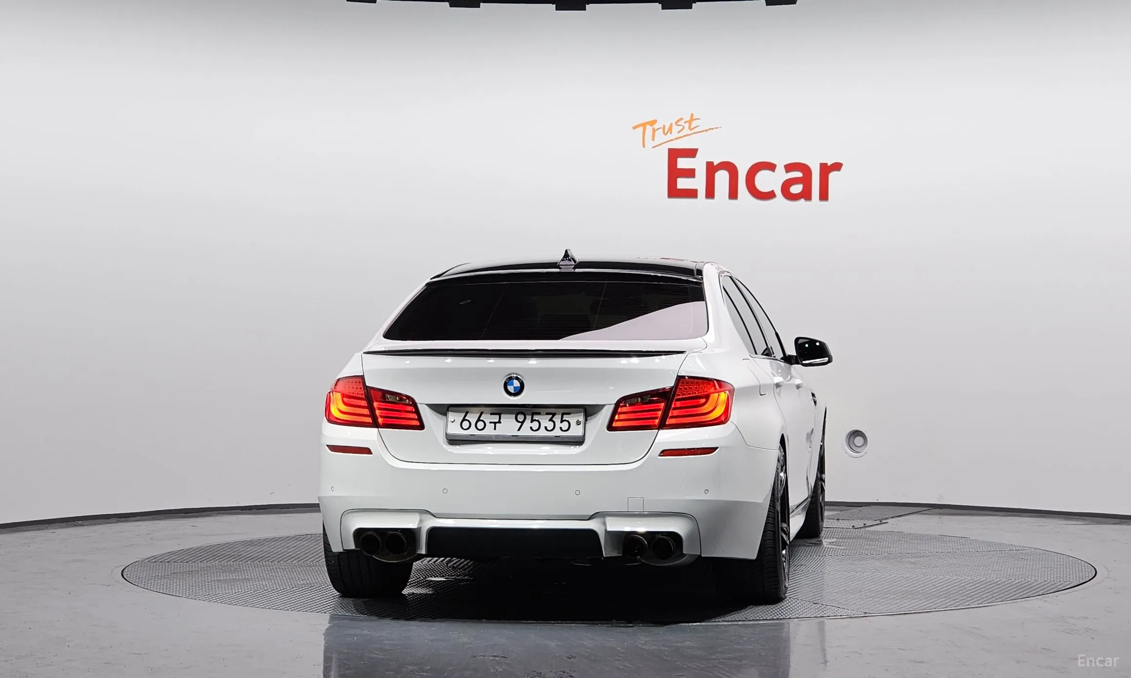 BMW 5 Series (F10) превью 3