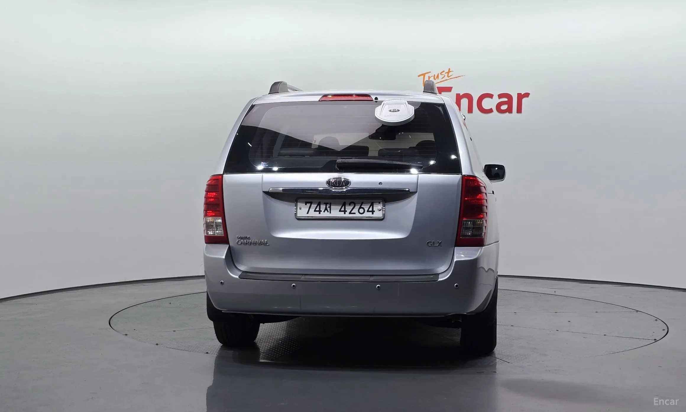 Kia Grand Carnival превью 3